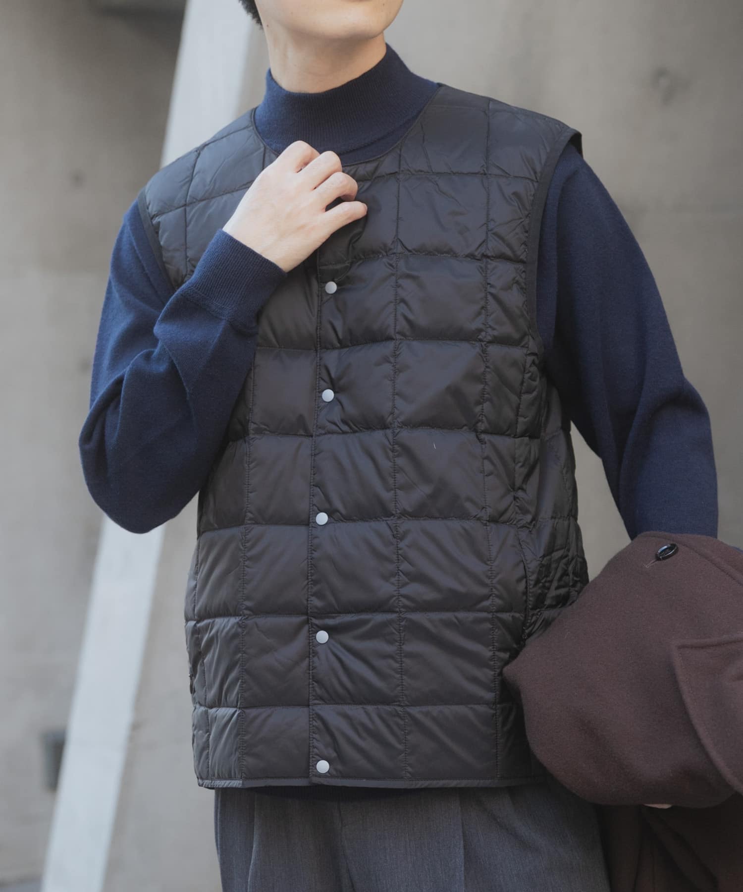 TAION　CrewNeck Button Down Vest