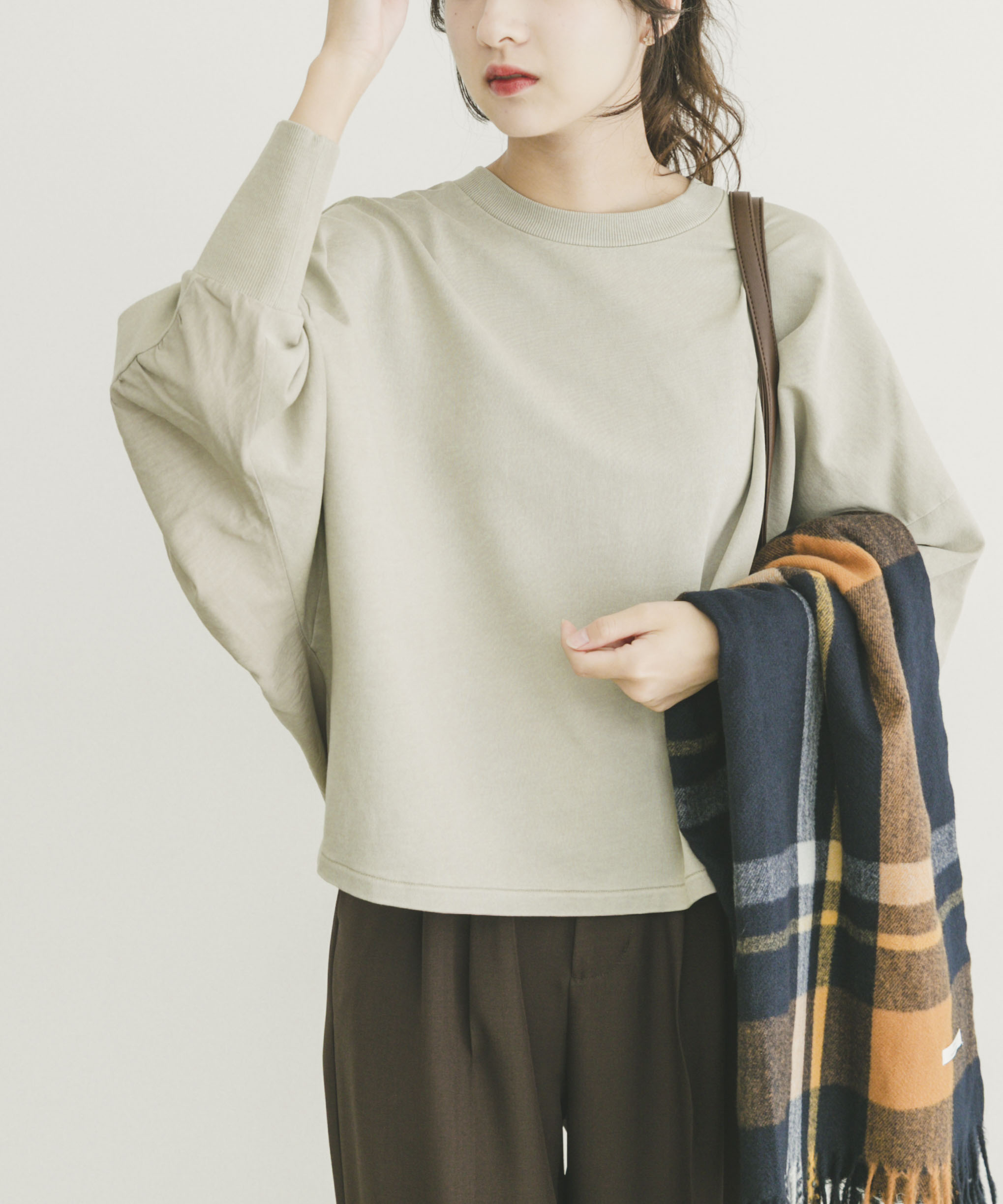 裏毛ドッキングプルオーバー