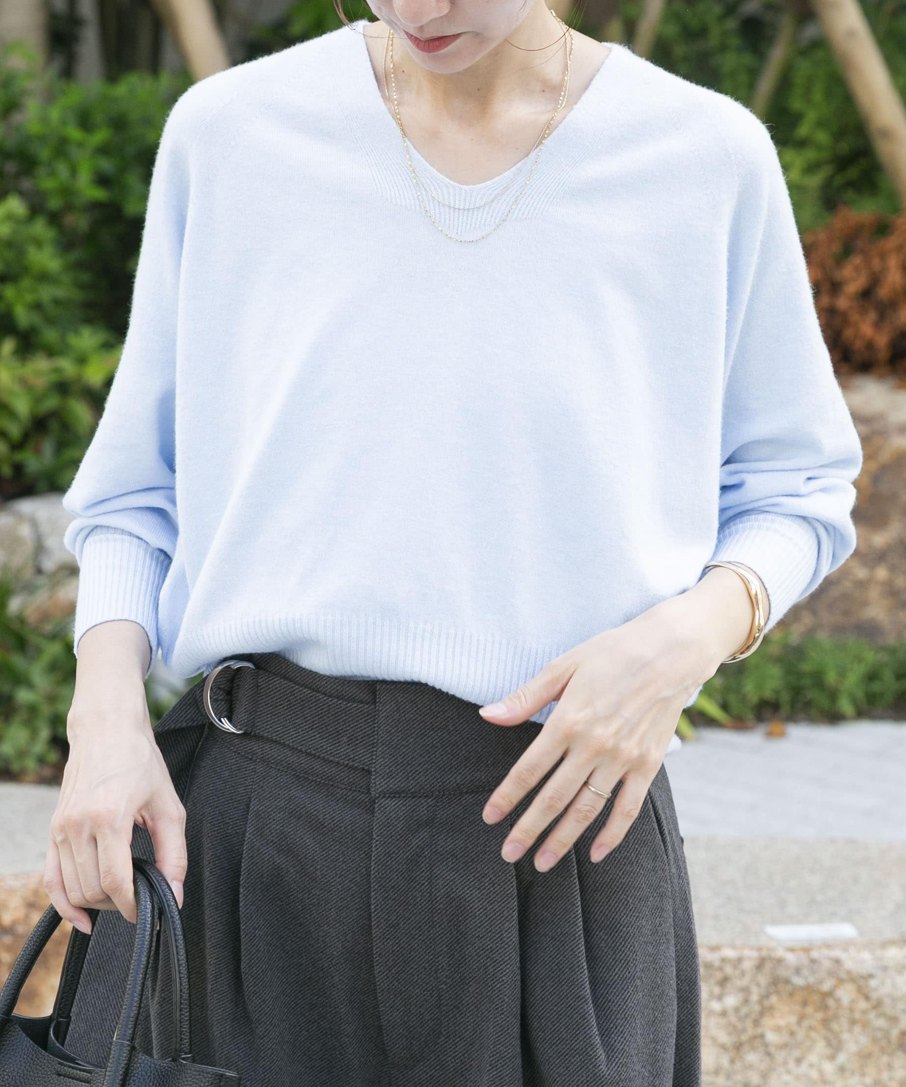 Vネックホイップニット