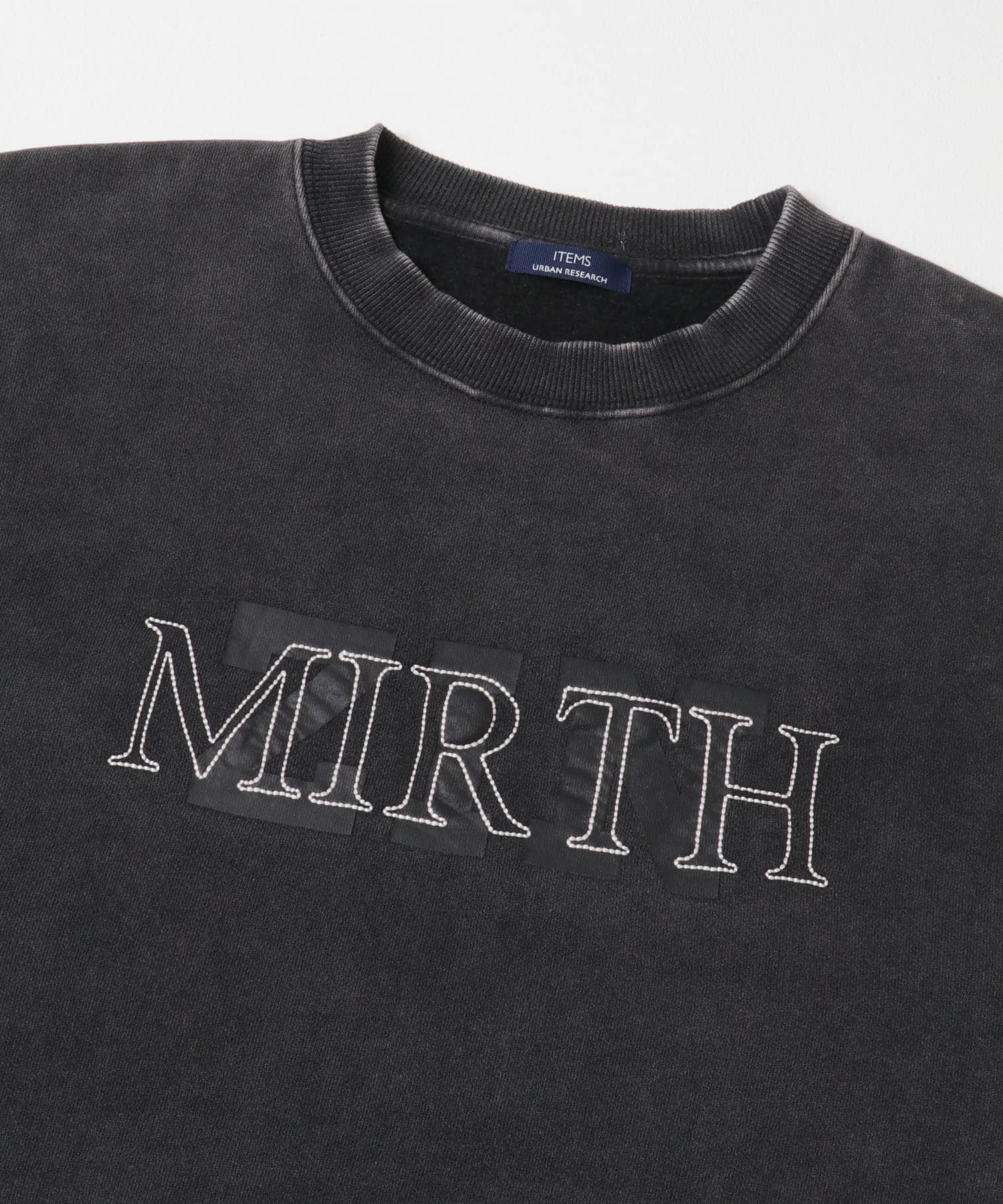 パウダー加工 裏起毛スウェットプルオーバー LETTERED M