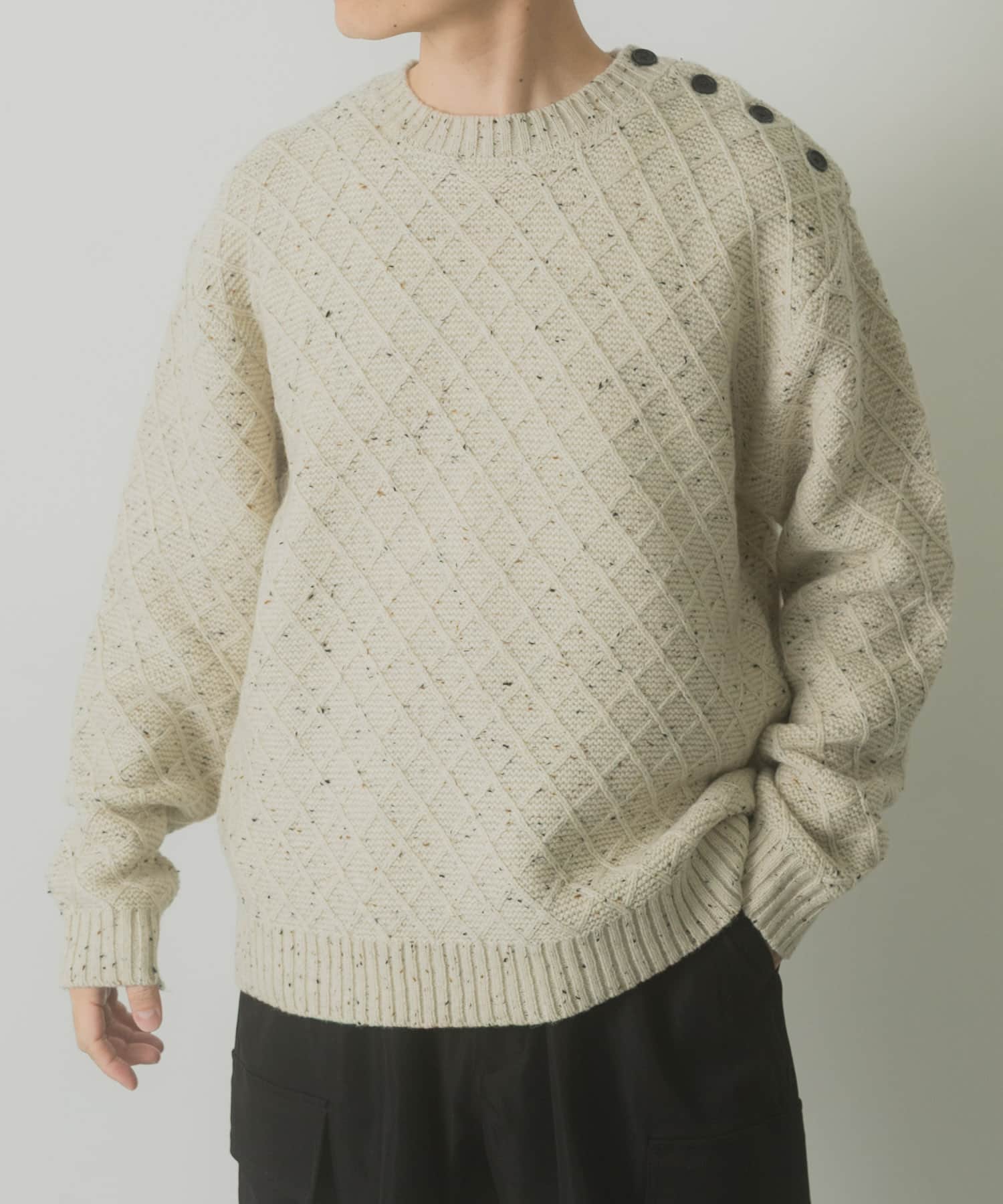 ウール混ショルダーボタンクルーネックニット