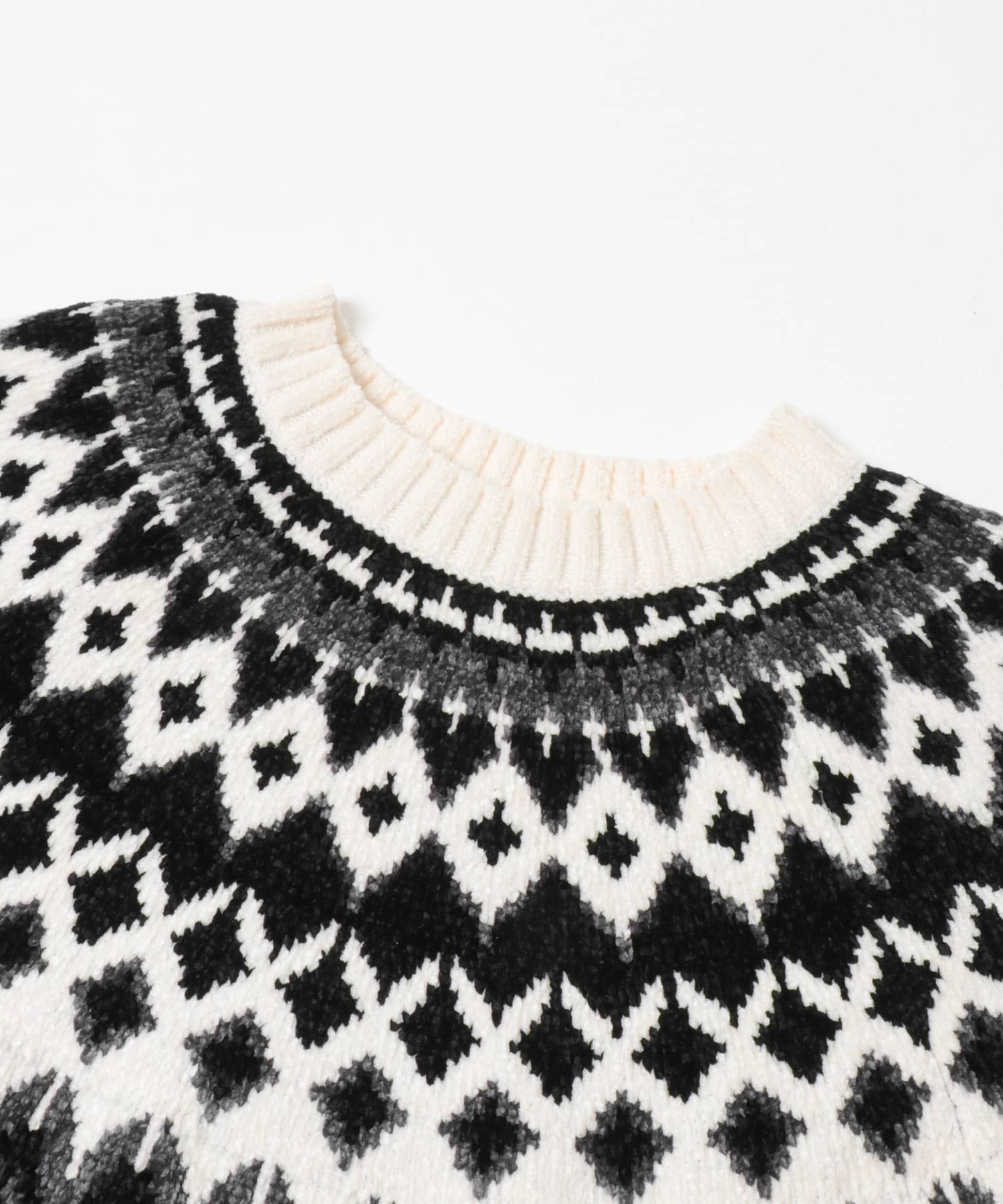 真冬の正解 求心柄 モール ニット WHT M