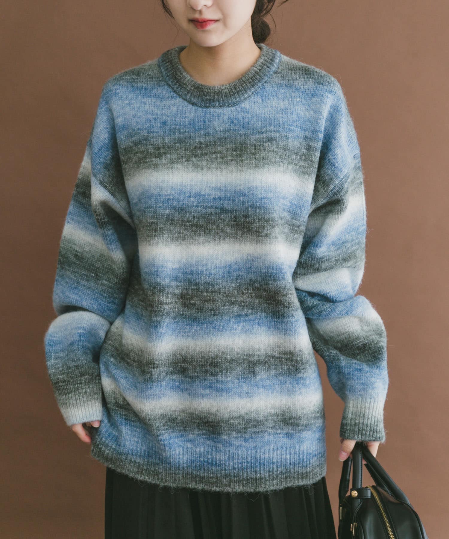 グラデーションクルーネックルーズニット BLU M