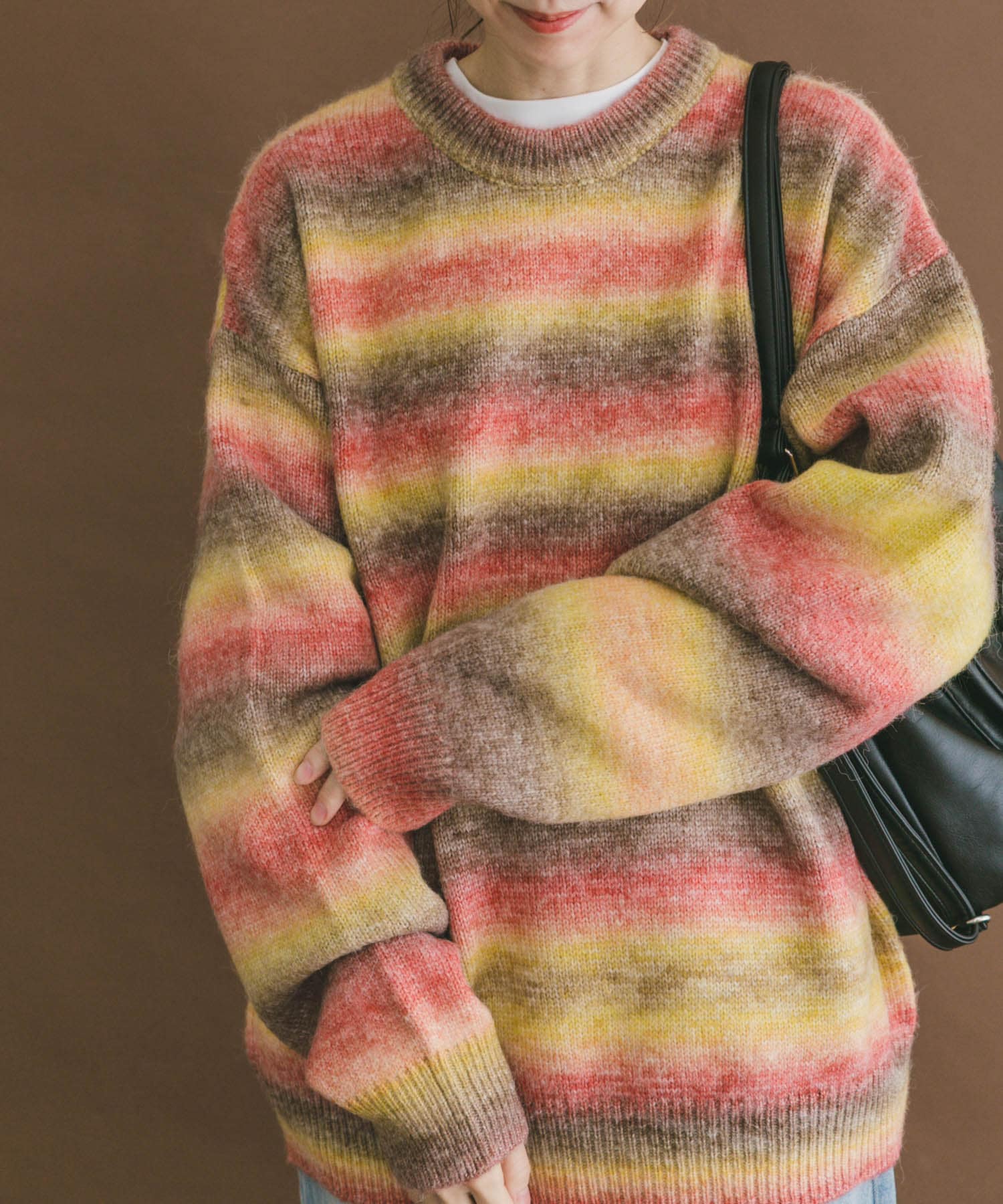 グラデーションクルーネックルーズニット
