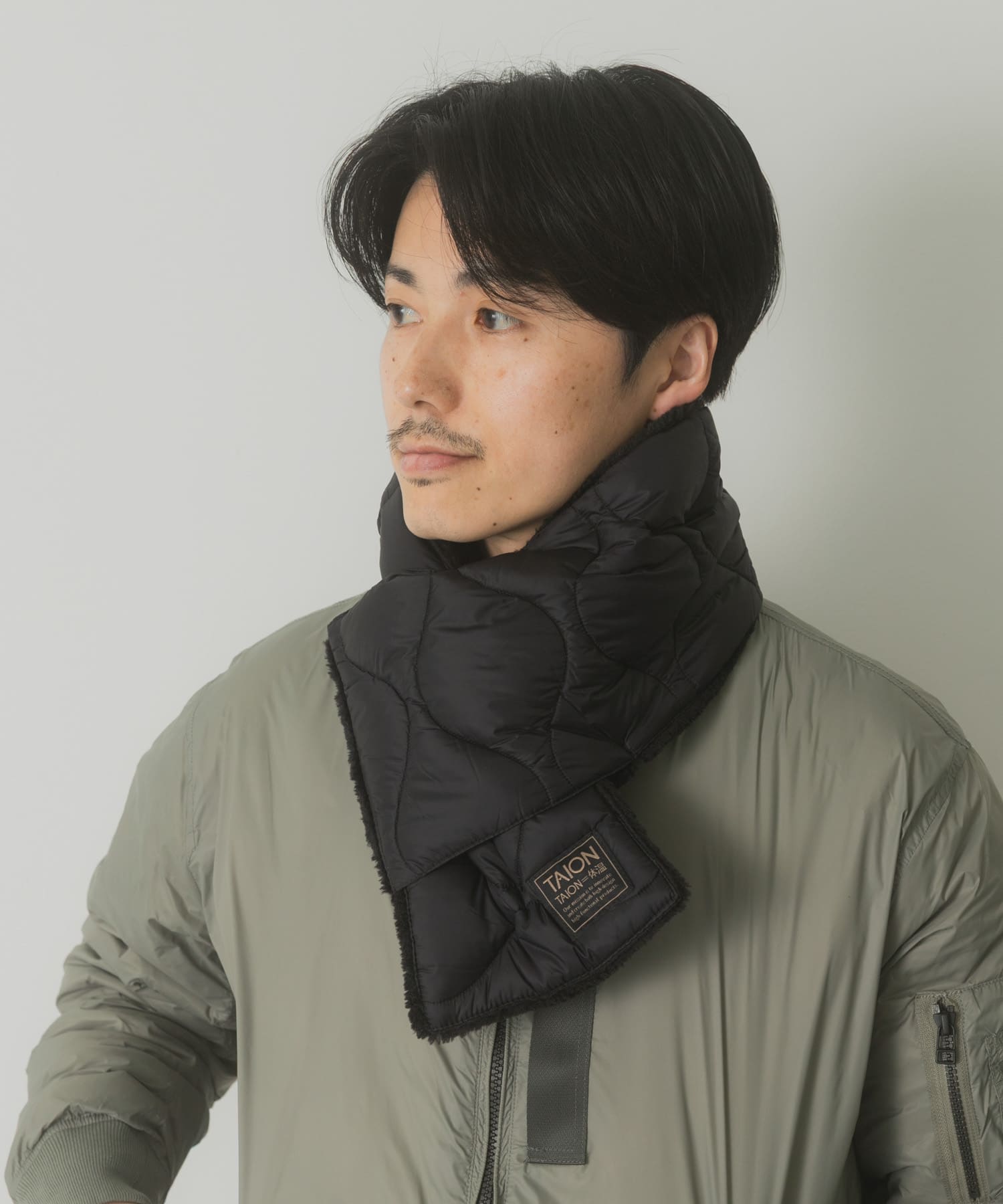 TAION　Reversible Down Scarf