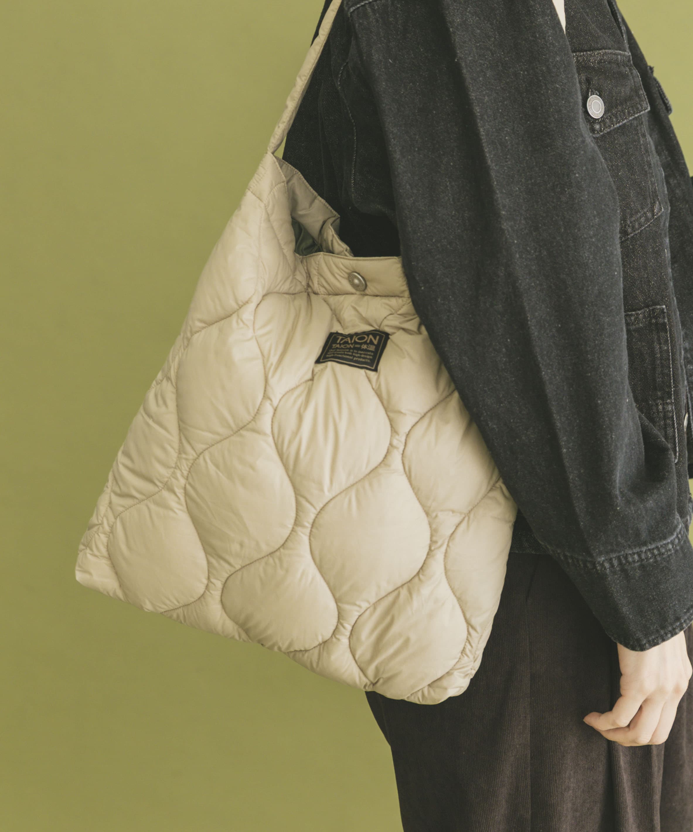 TAION　Cross Body Down Bag -M