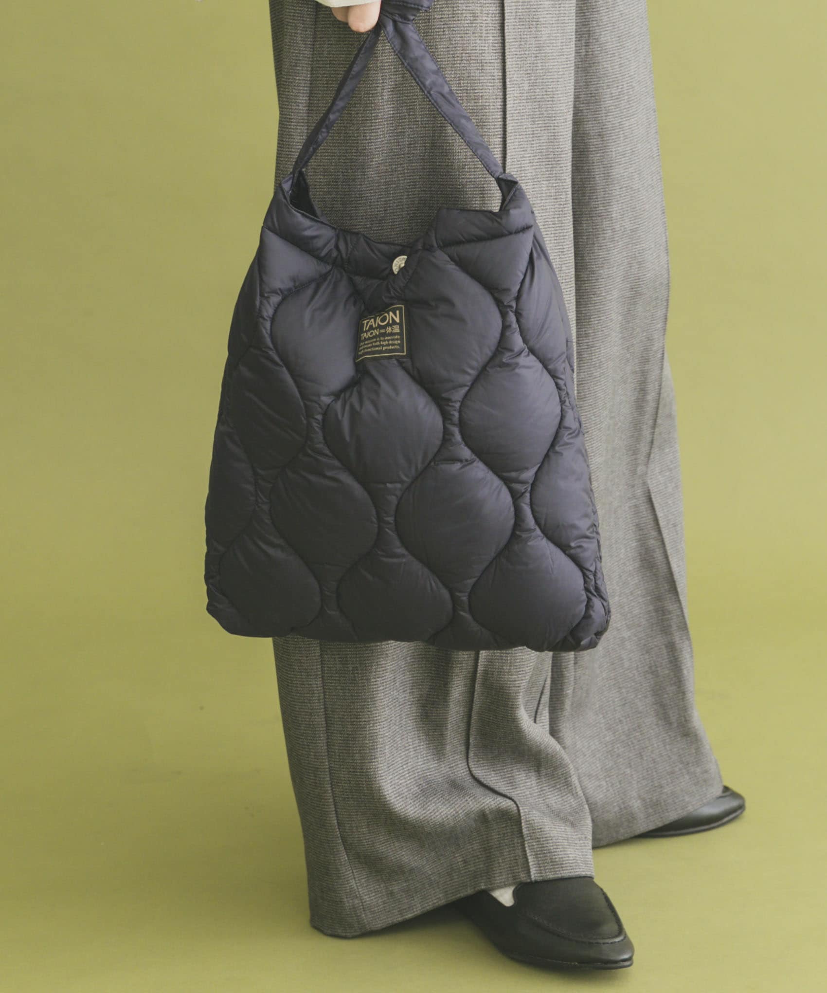 TAION　Cross Body Down Bag -M