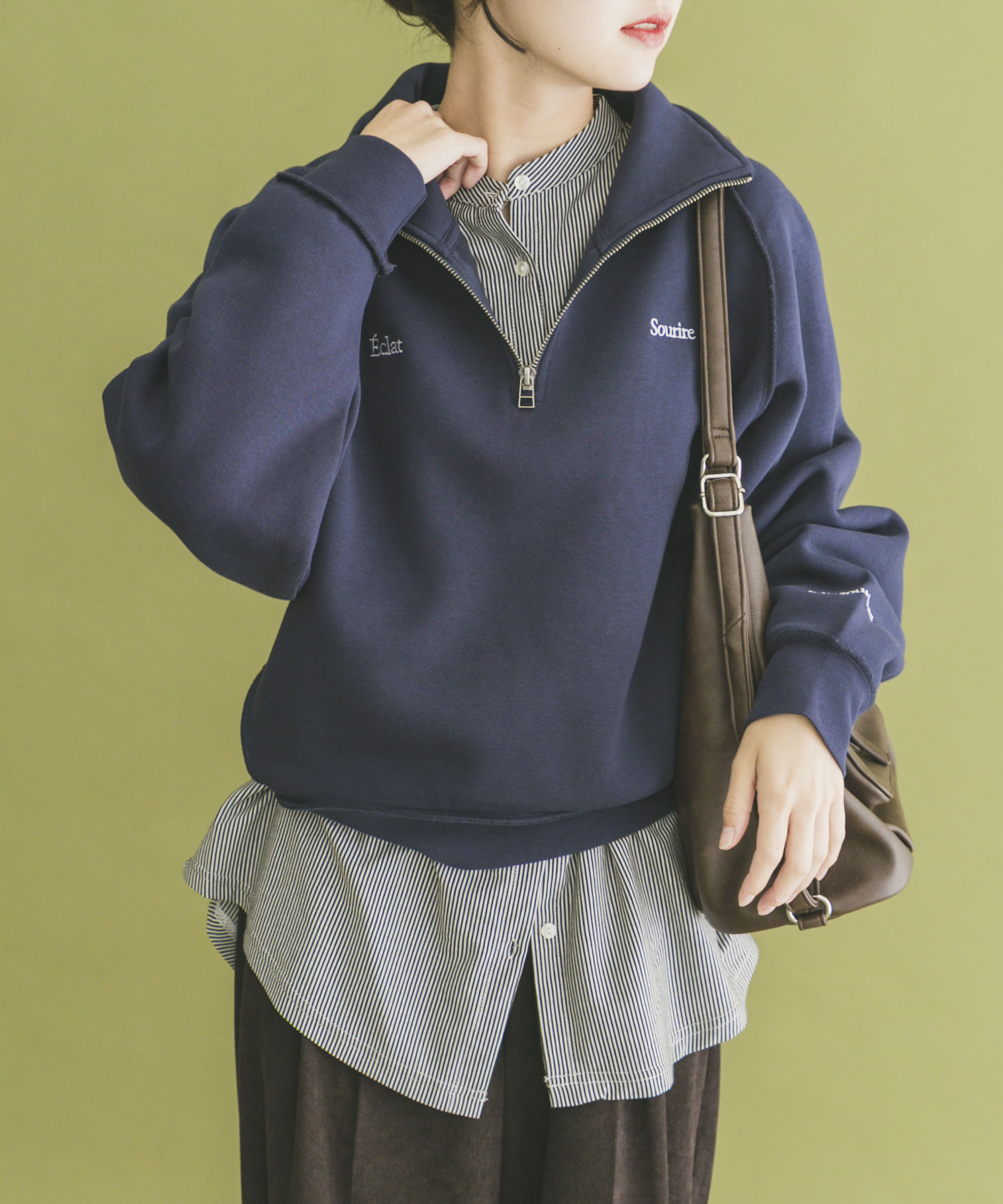 ハーフジップ刺繍スウェット