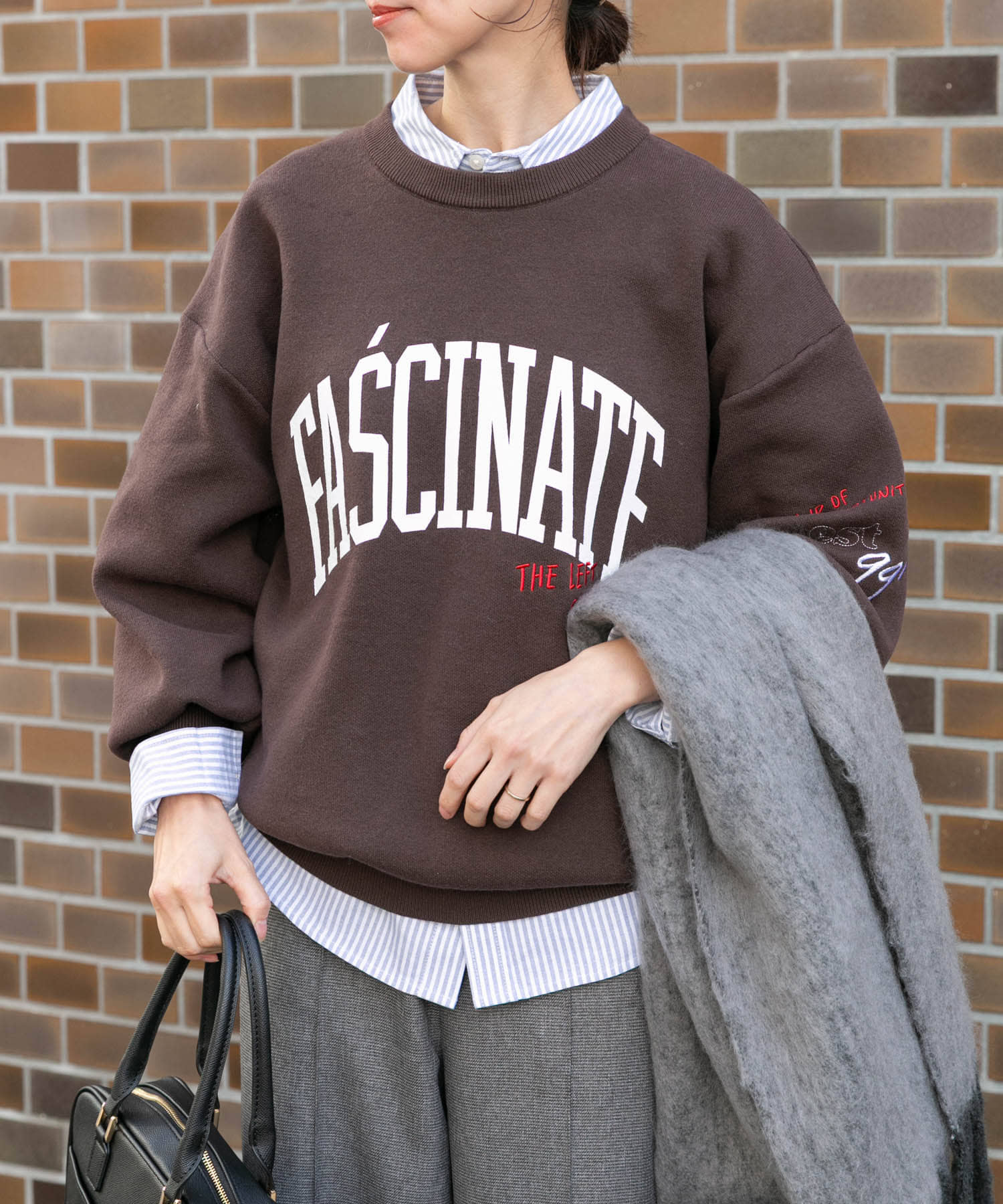 『洗濯可』スウェットライク刺繍ニット