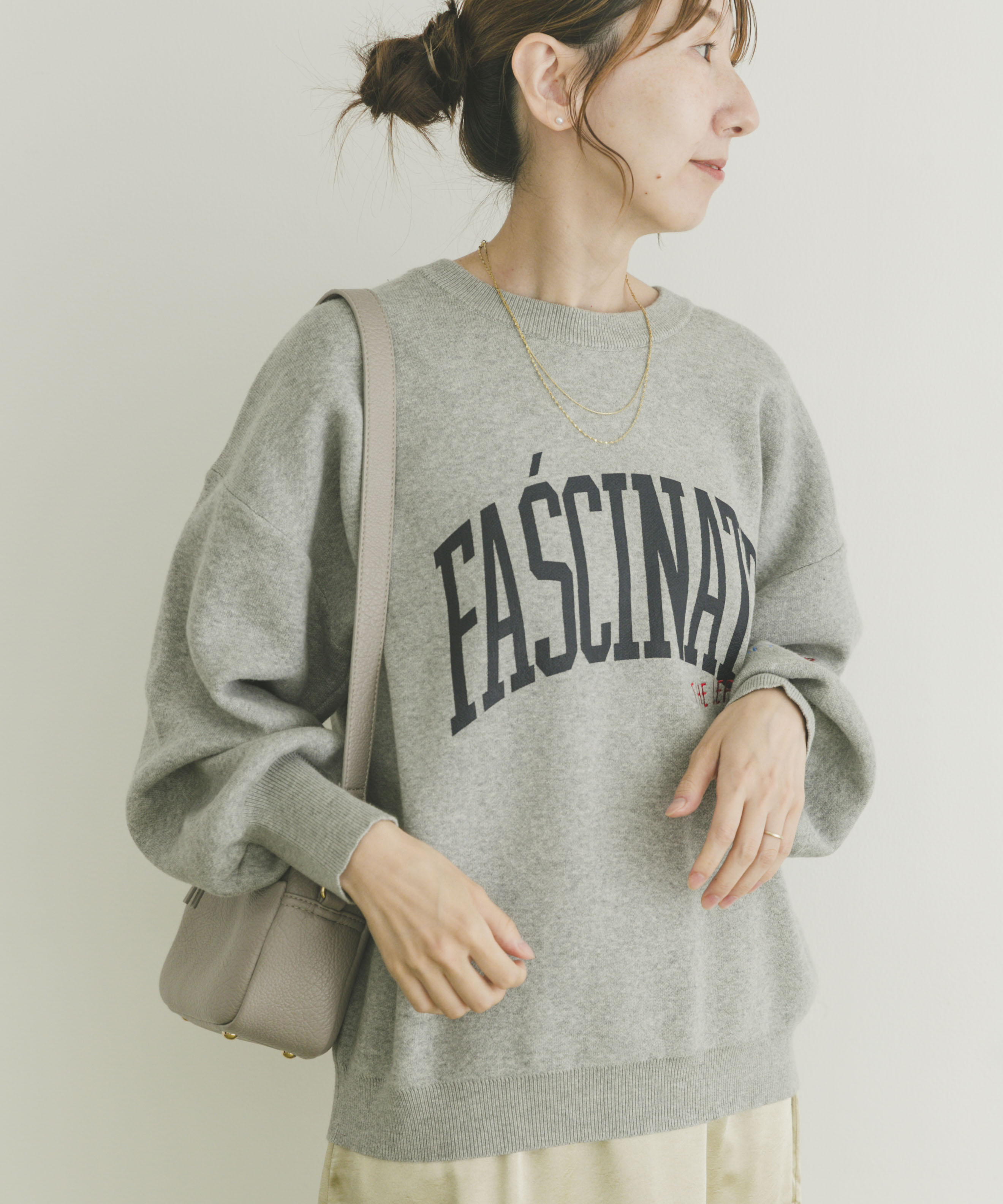 『洗濯可』スウェットライク刺繍ニット