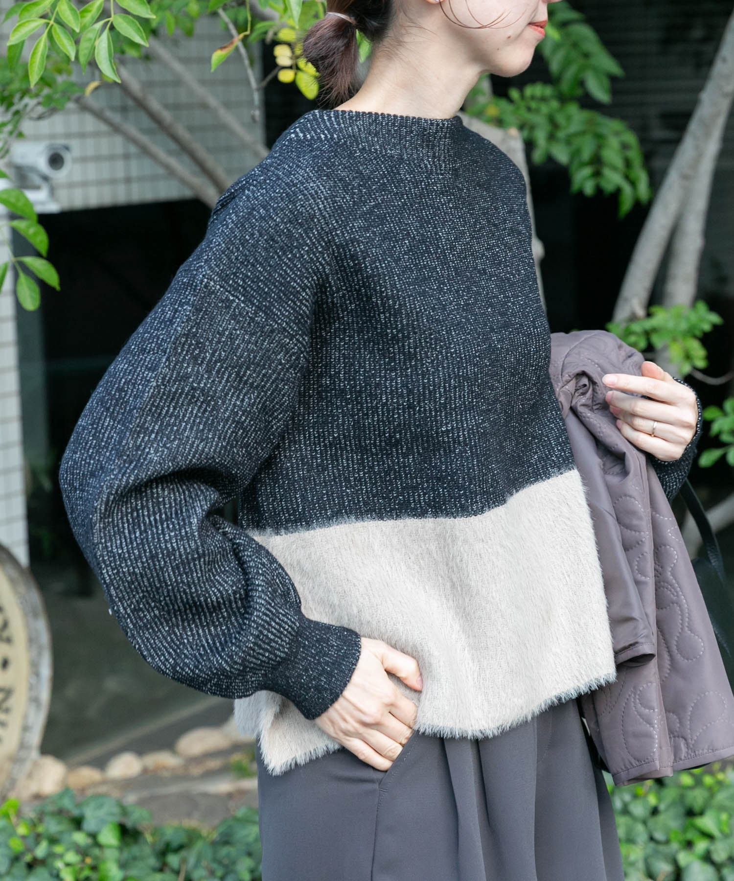 フェザードッキングニット