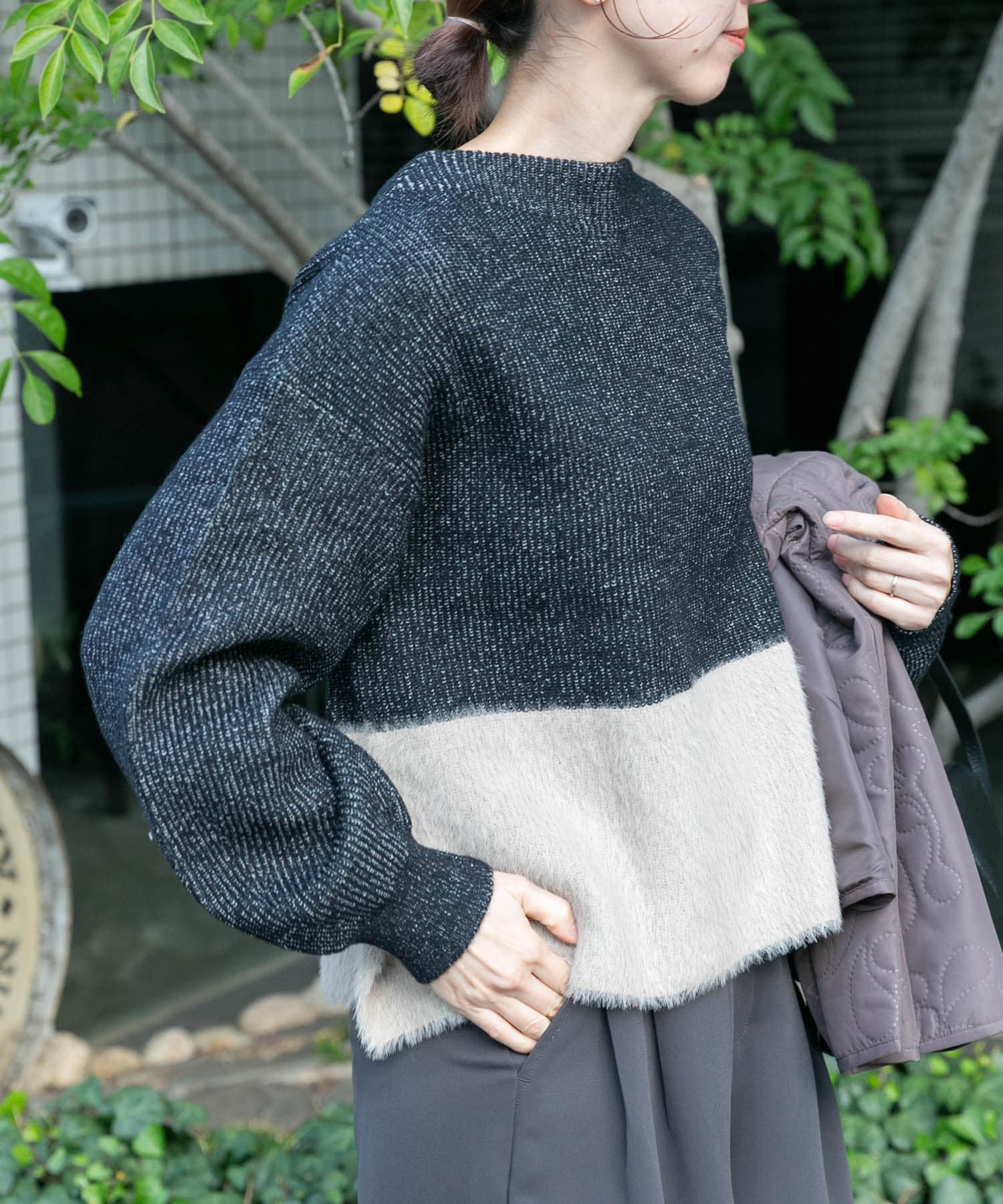 フェザードッキングニット