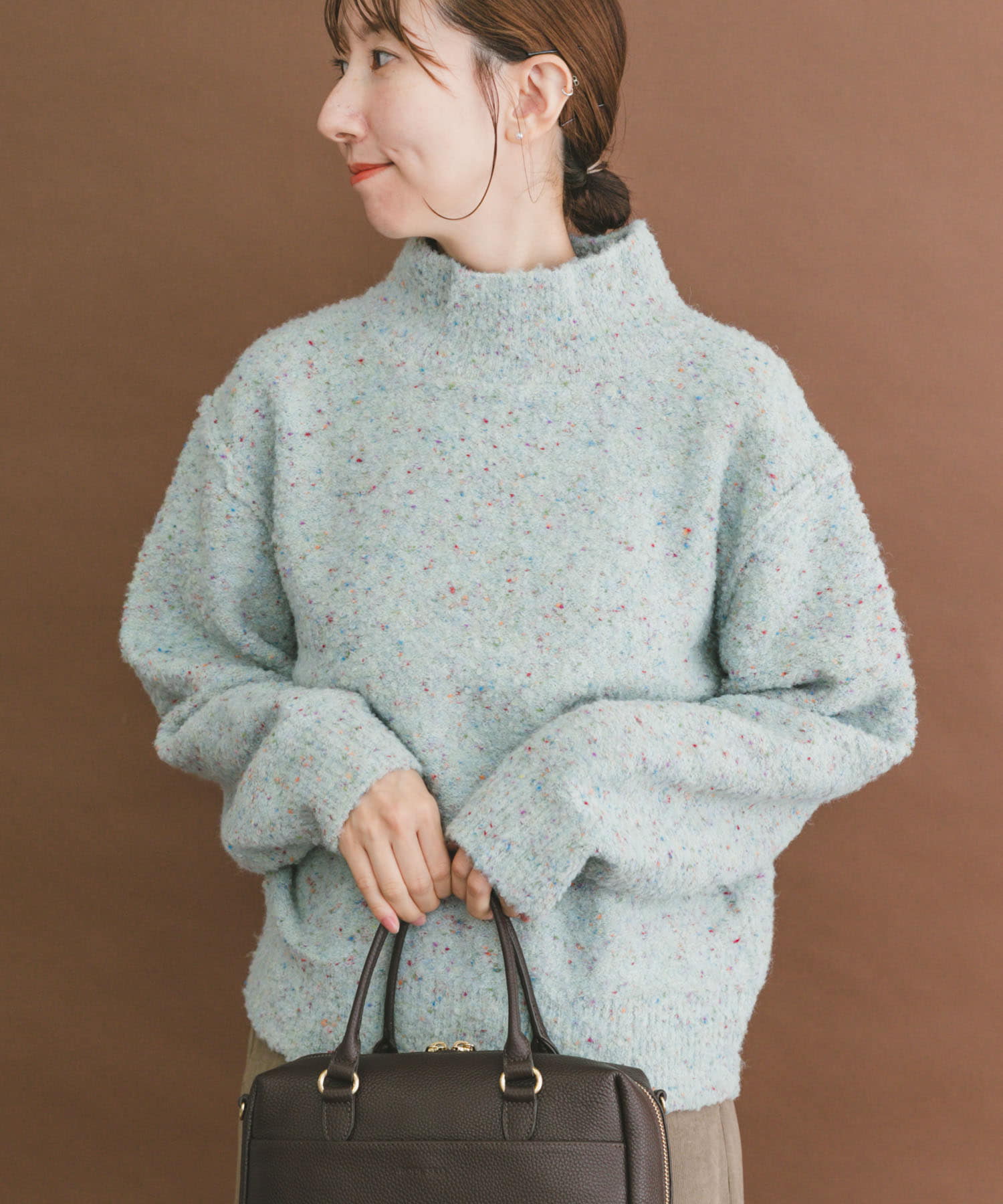 シャーベットカラーハイネックニット