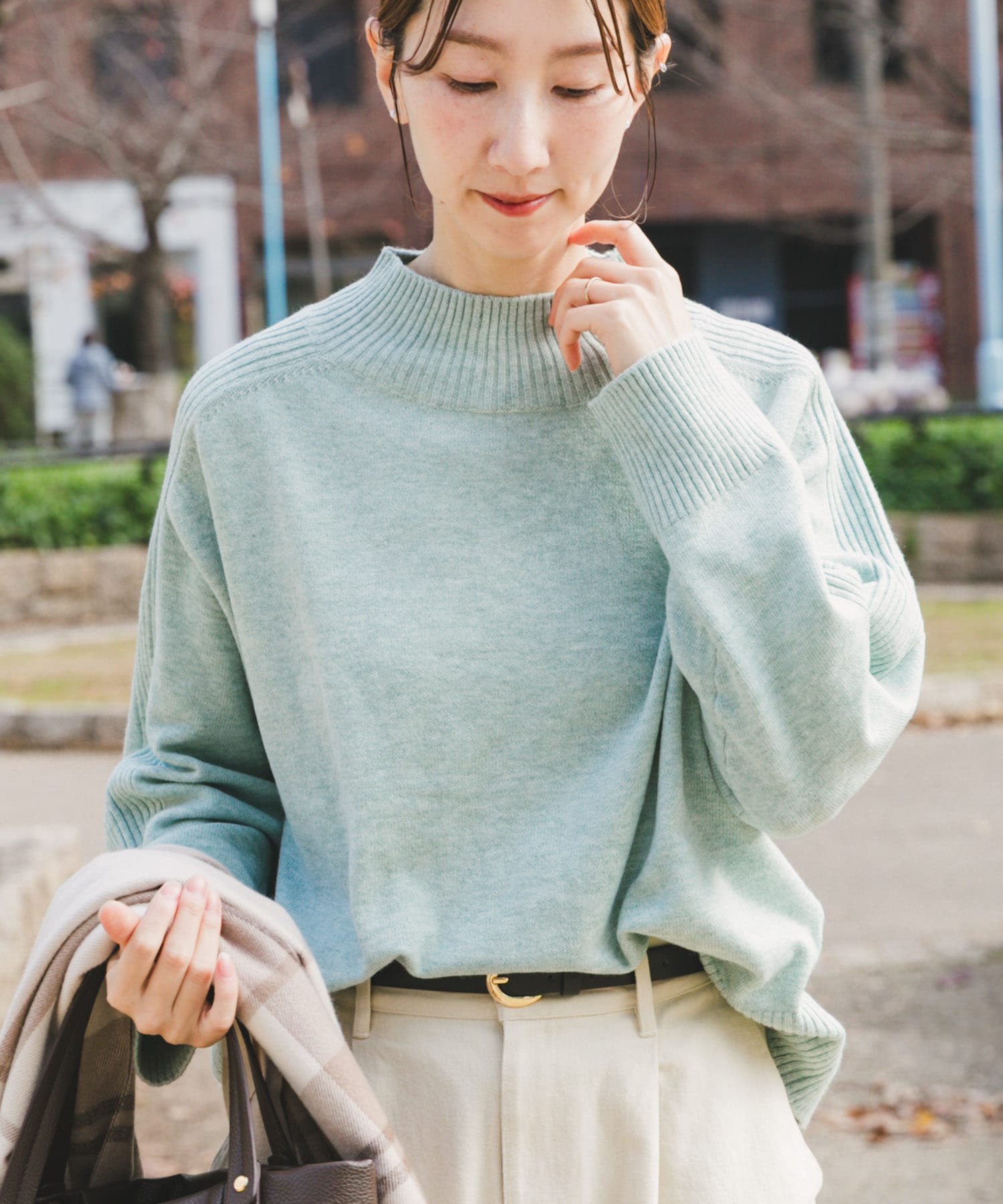 ショルダーリブハイネックニット