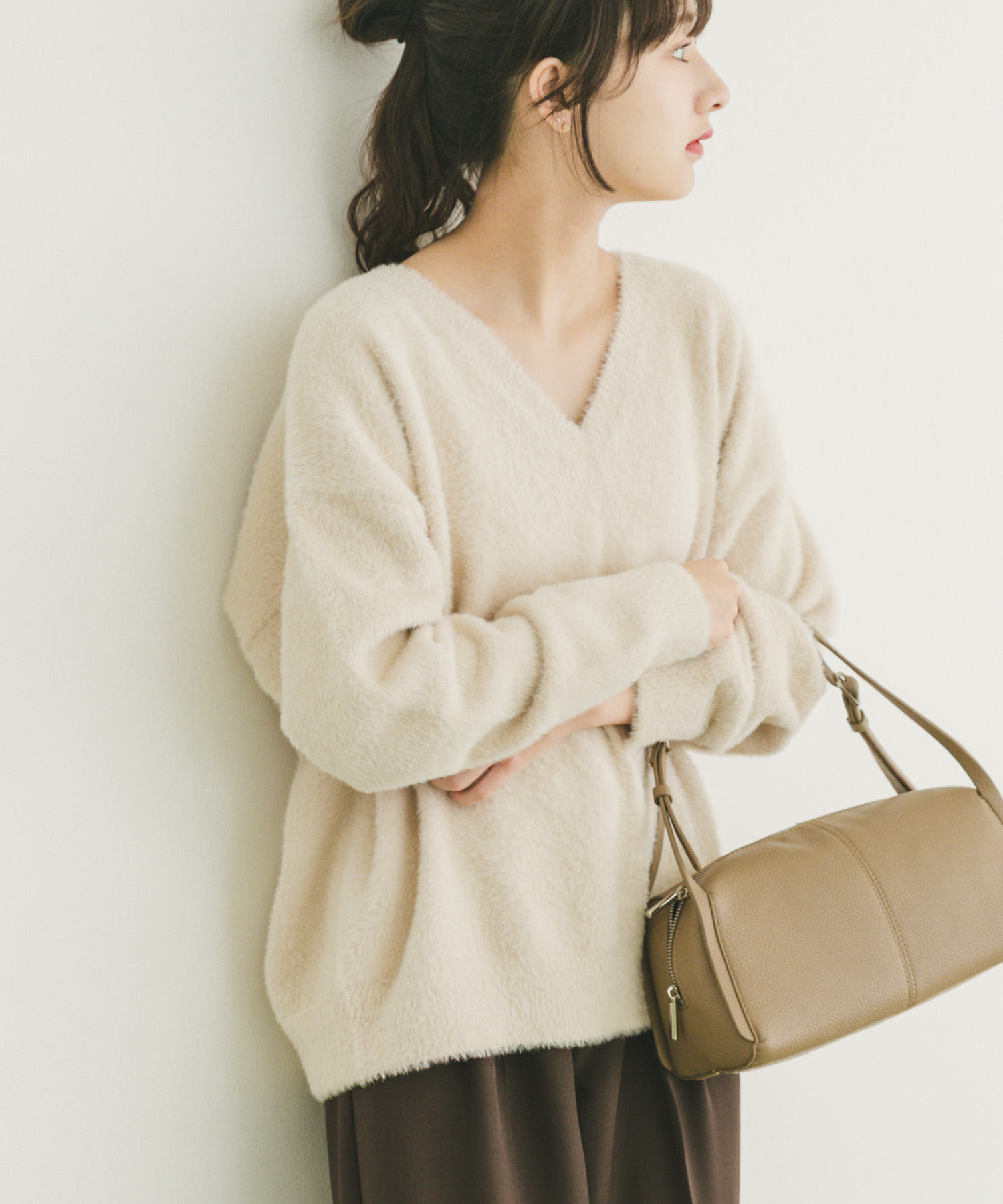 ミニシャギーVネックニット