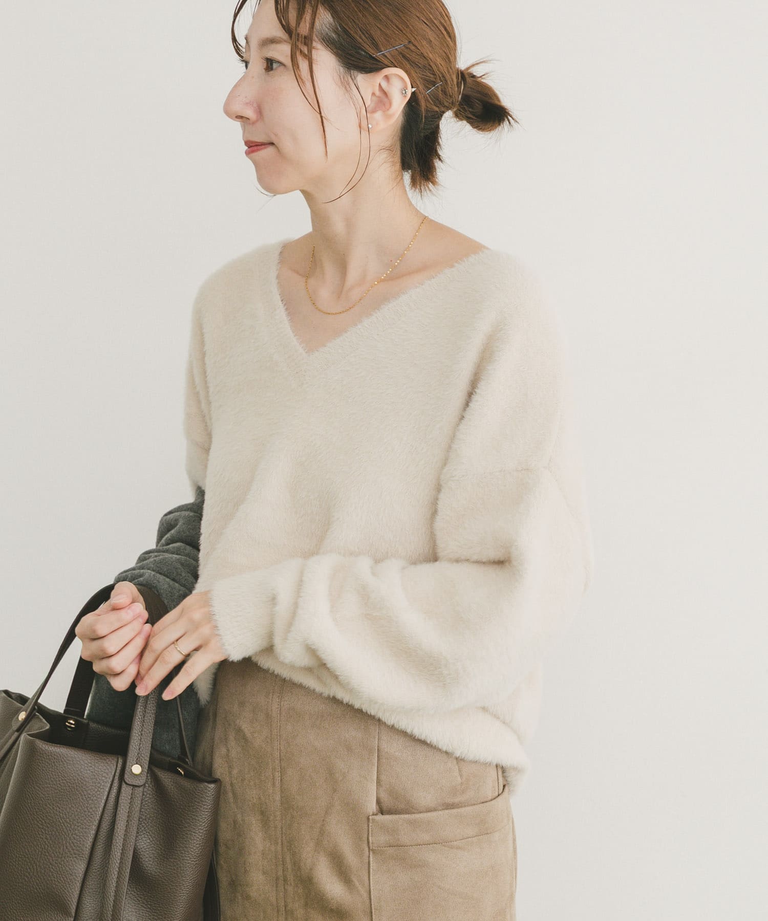 ミニシャギーVネックニット