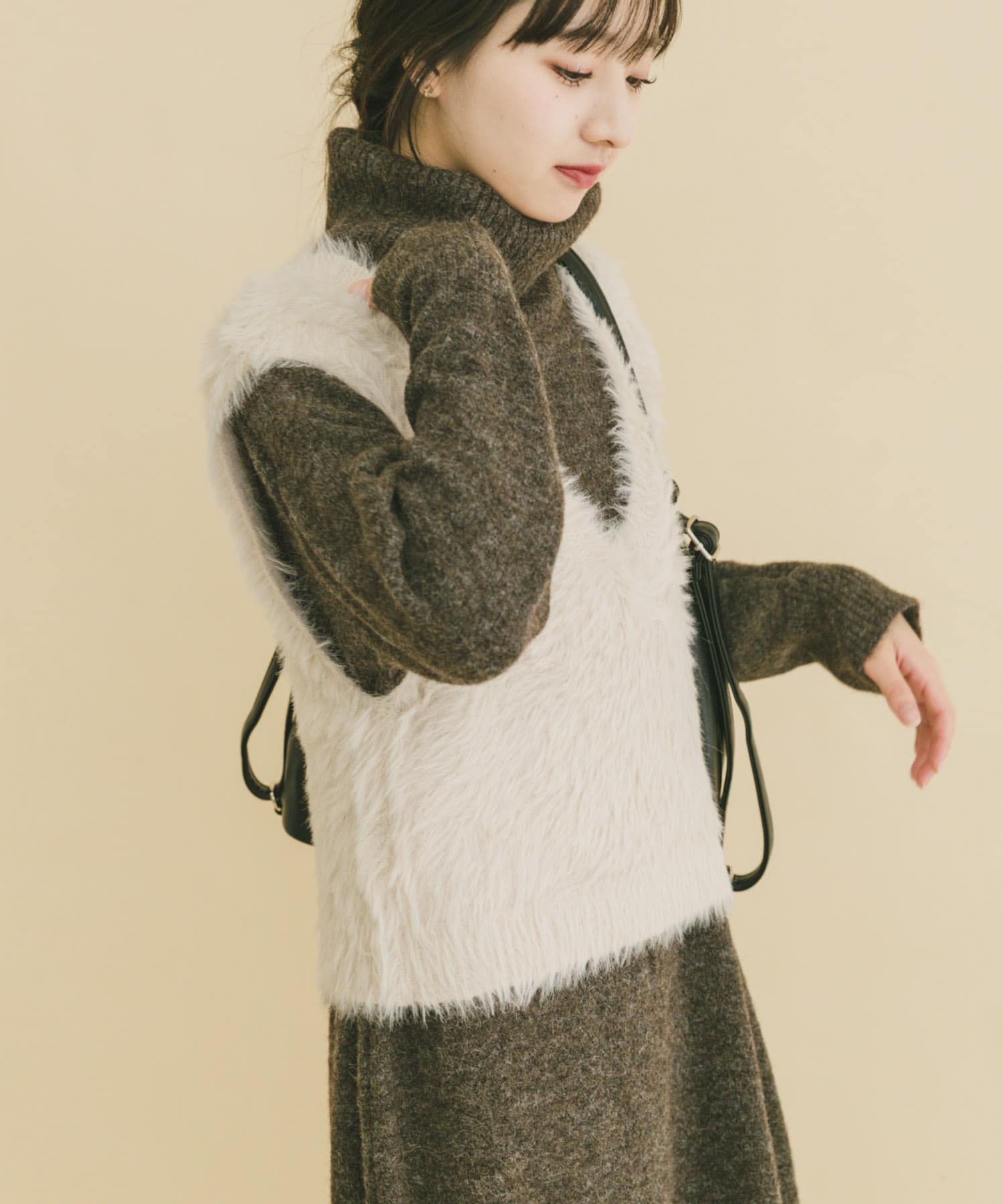 シャギーショートニットベスト