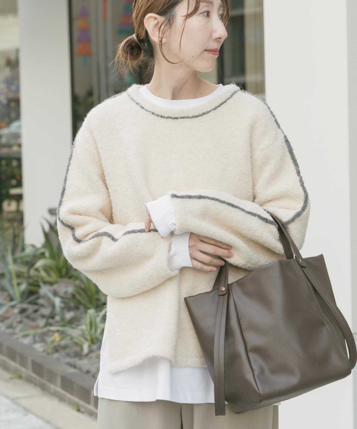 ブークレパイピングニット