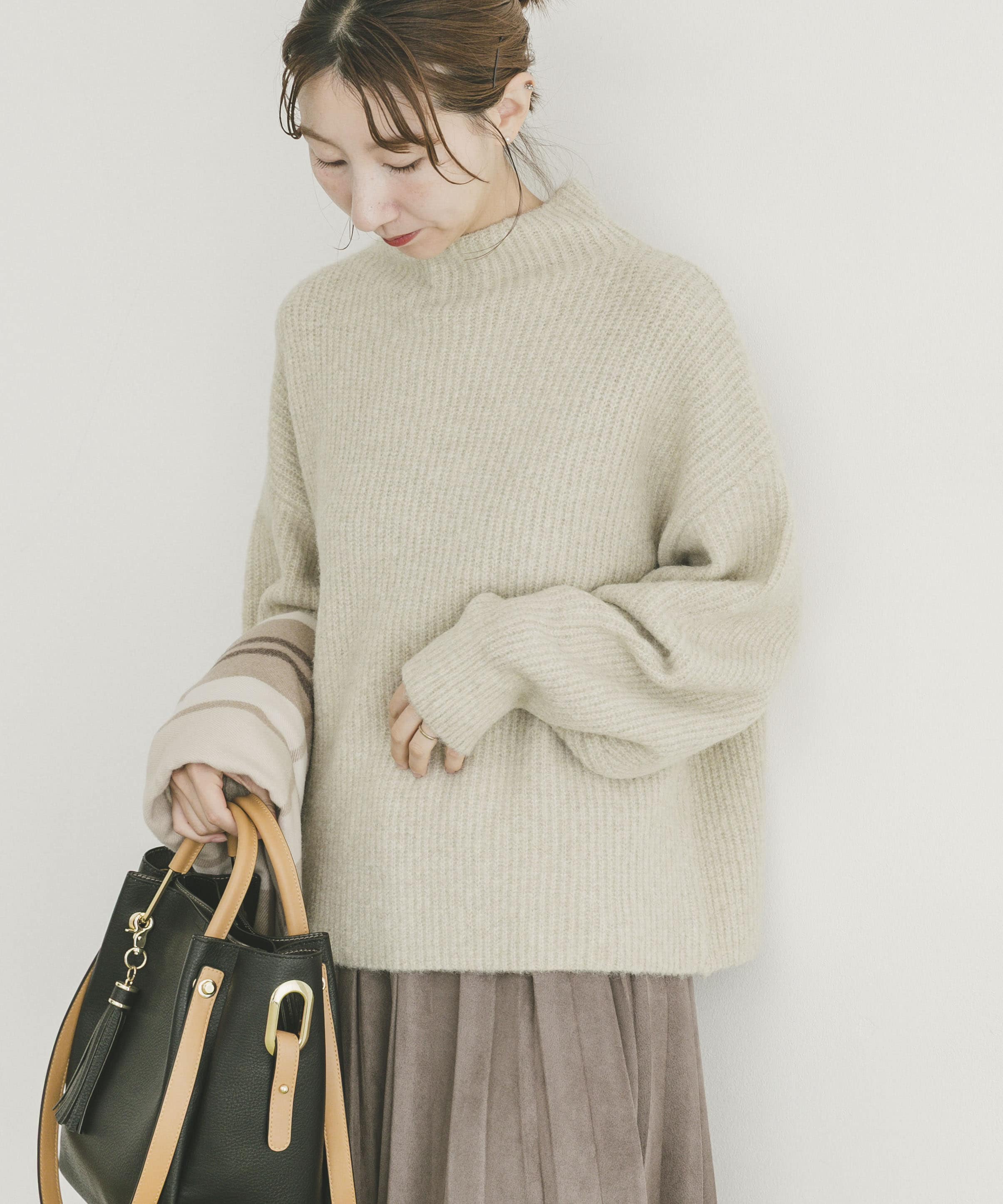 フワフワボトルネックニット