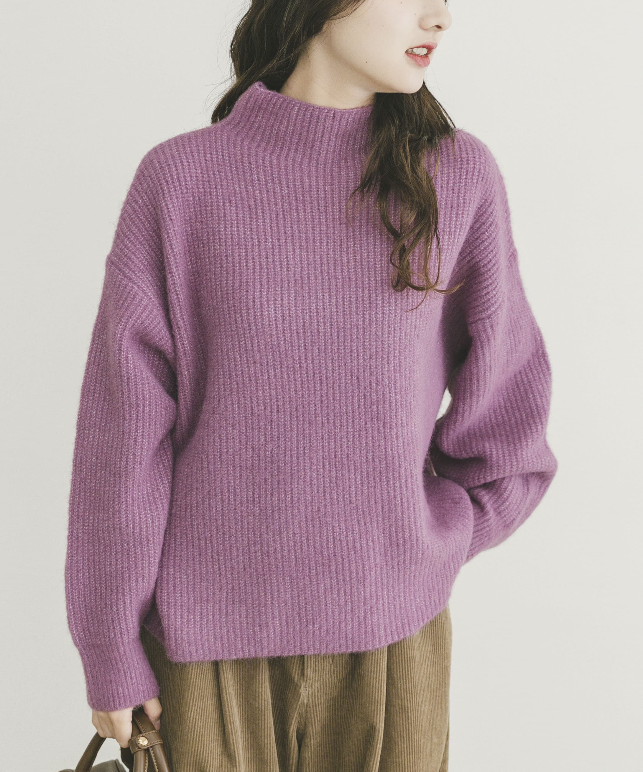 フワフワボトルネックニット