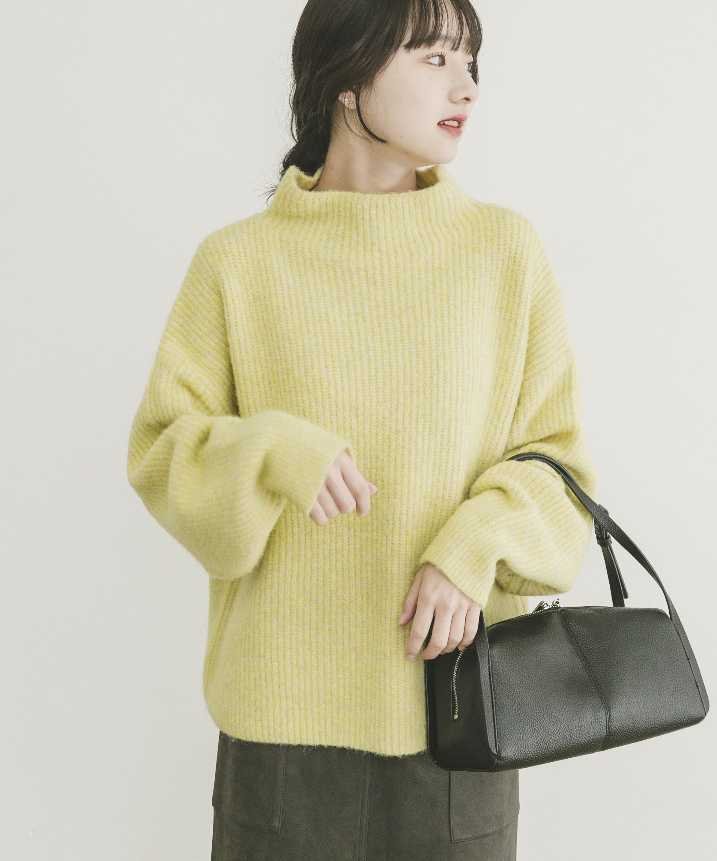 フワフワボトルネックニット