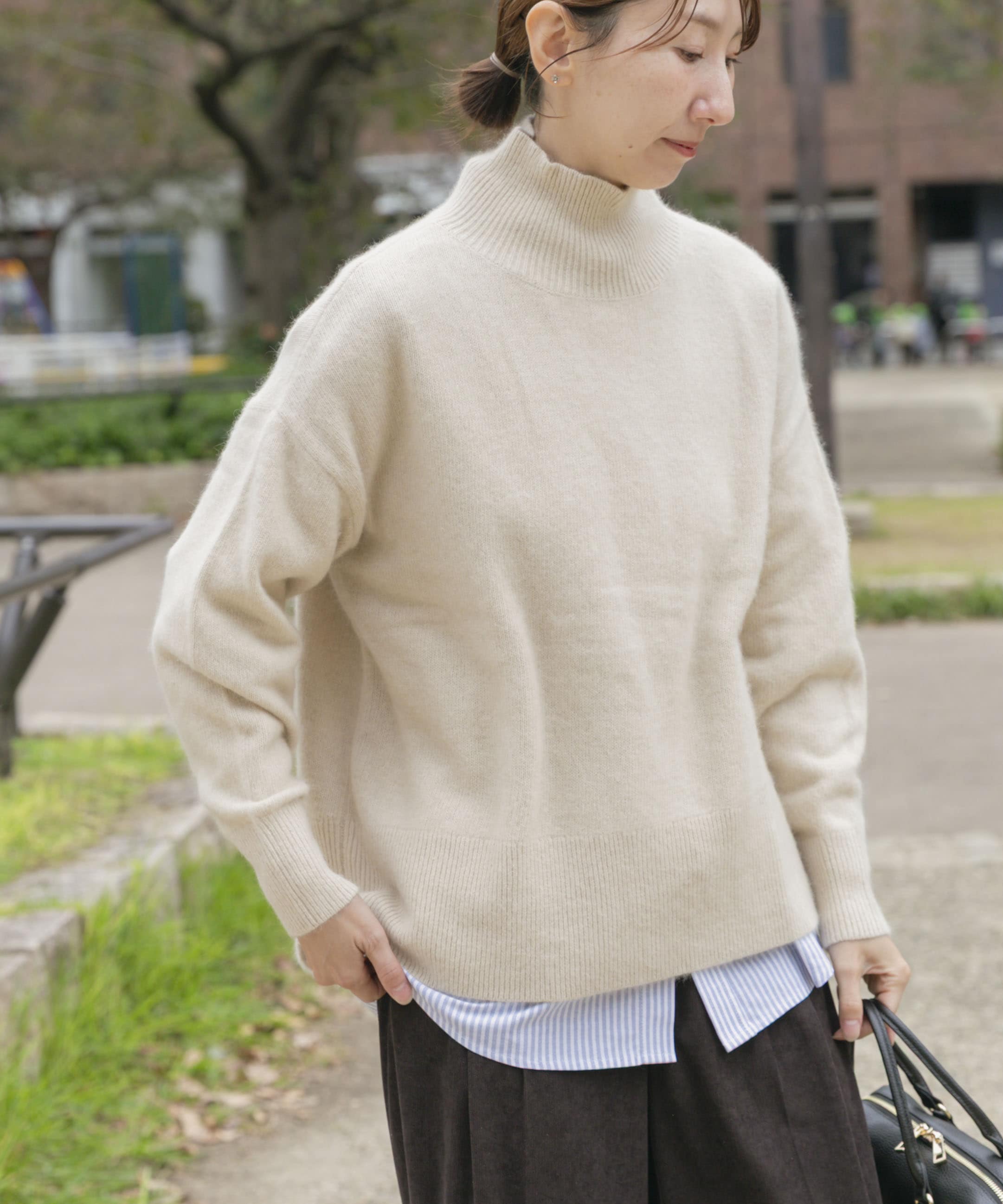 ラクーンハイネックビッグニット