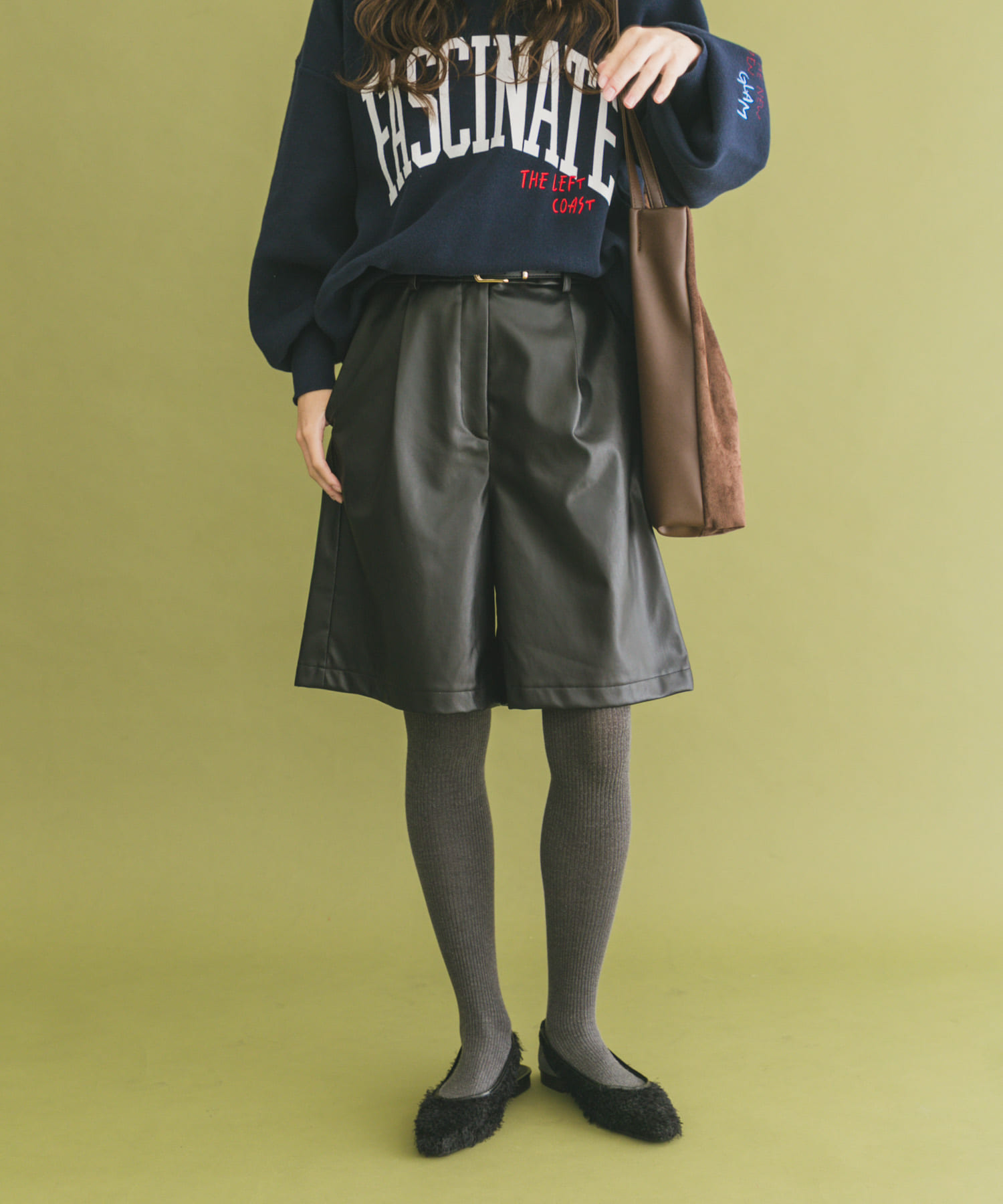 ハーフレザーパンツ