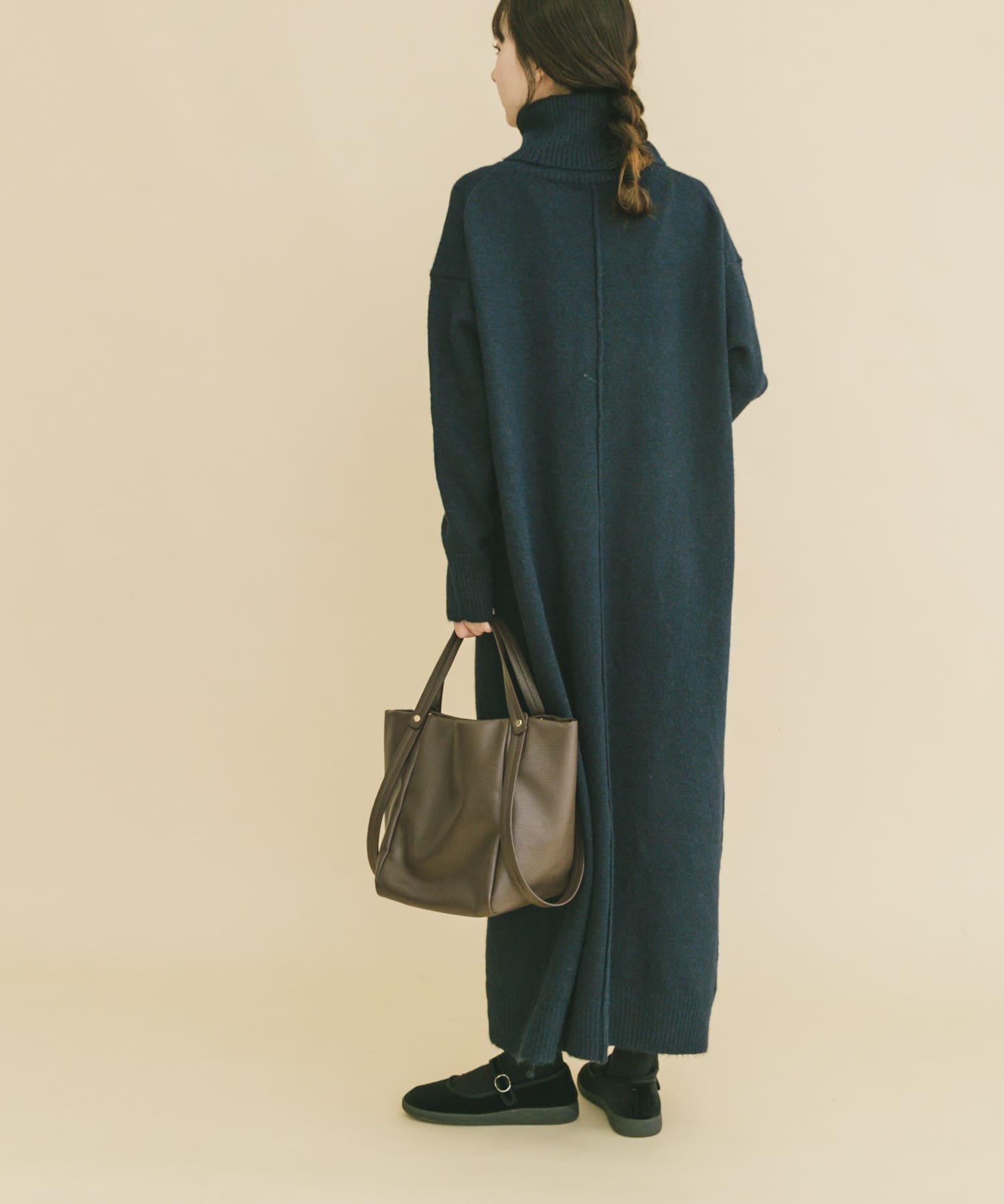 タートルネックニットワンピース