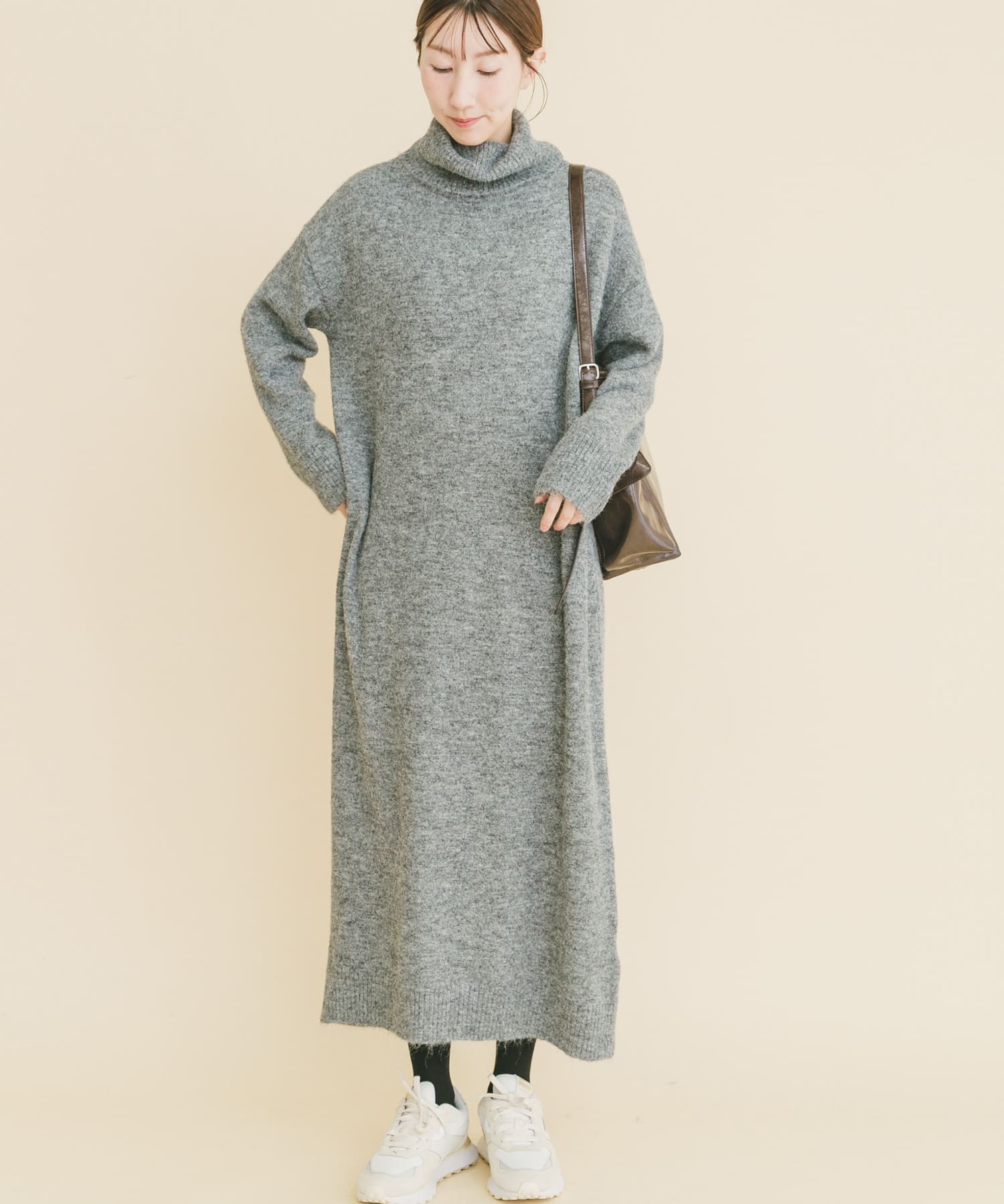 タートルネックニットワンピース