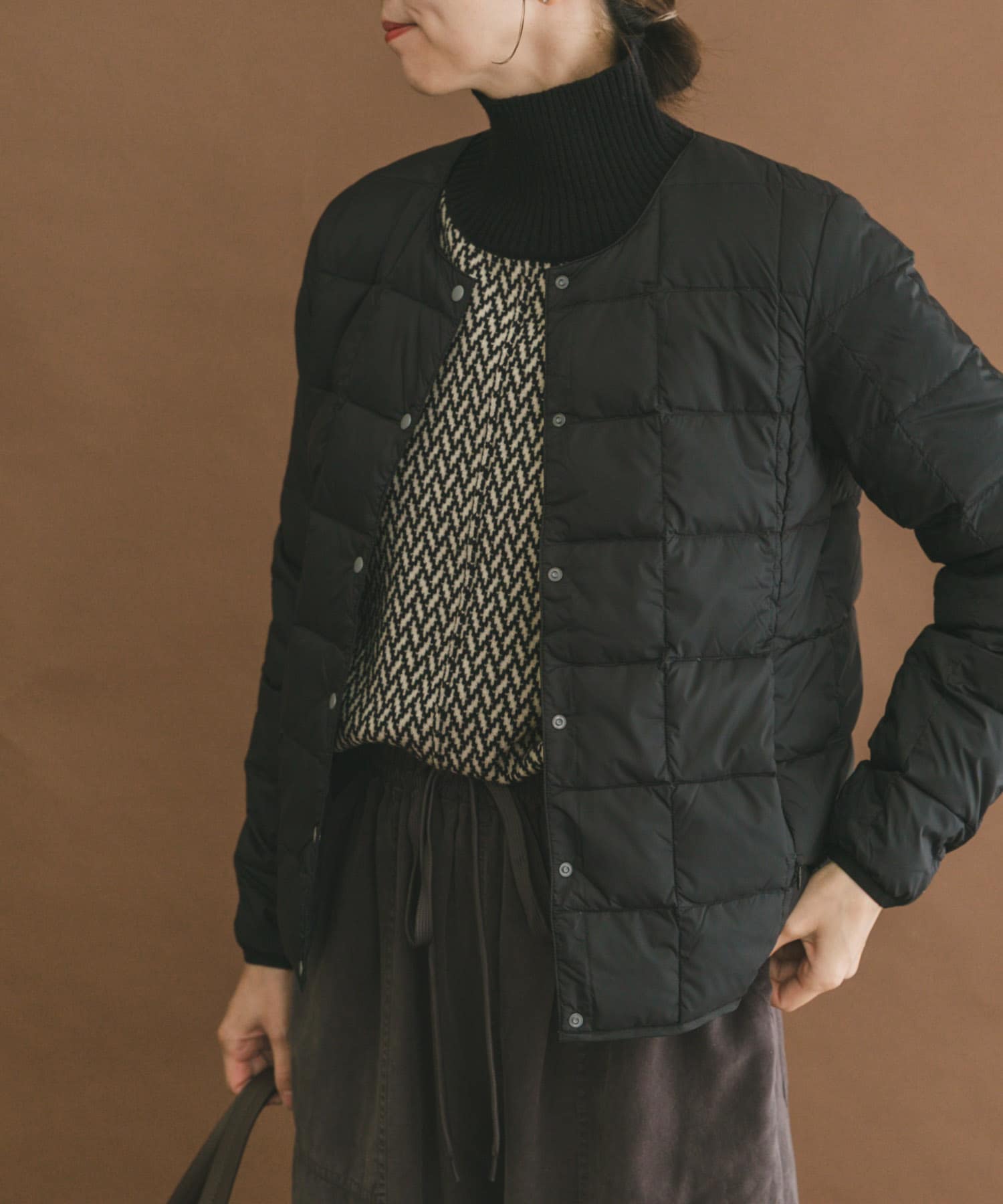 TAION　CREW NECK BUTTON DOWN JACKET