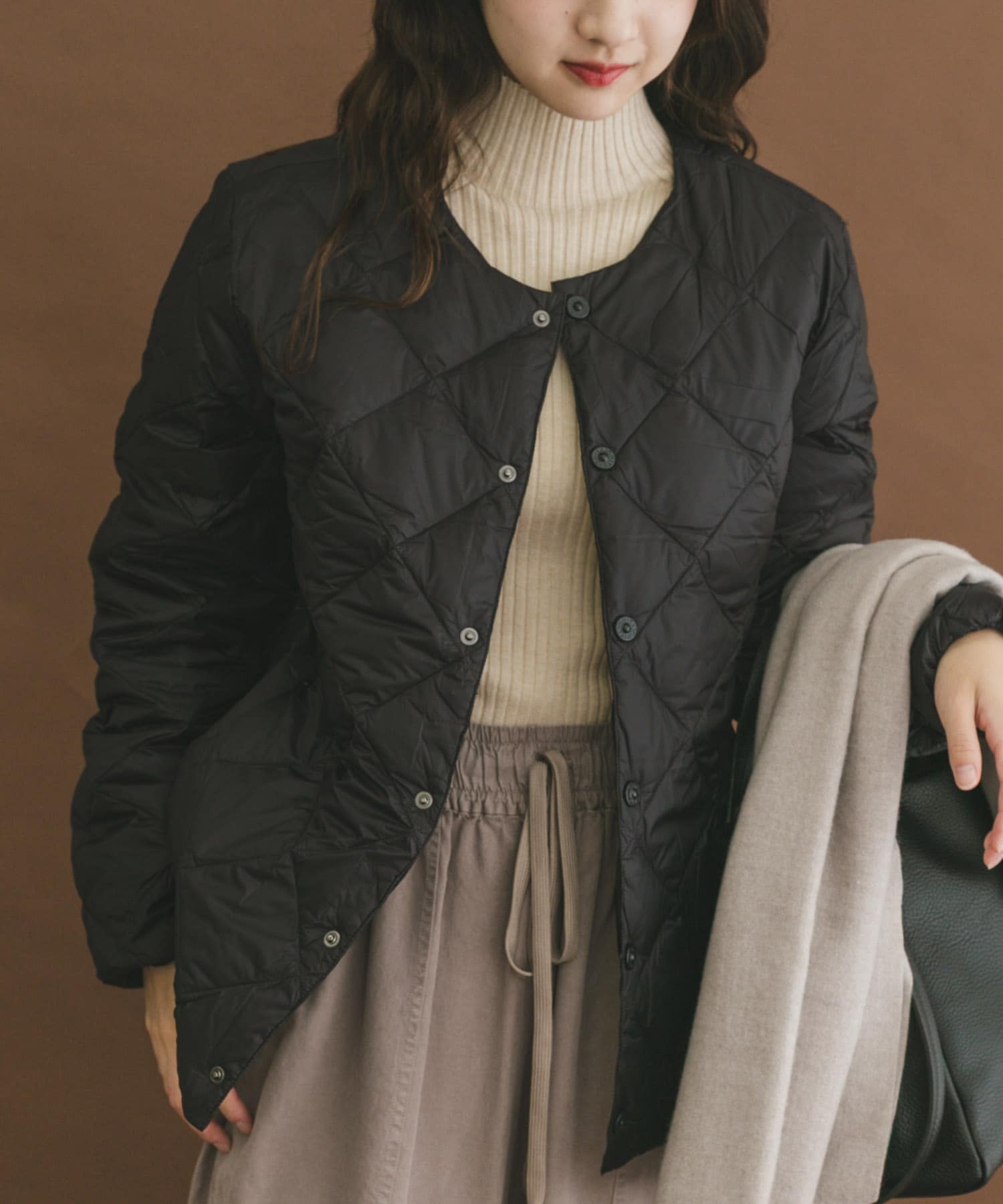 TAION　CREW NECK DOWN JACKET