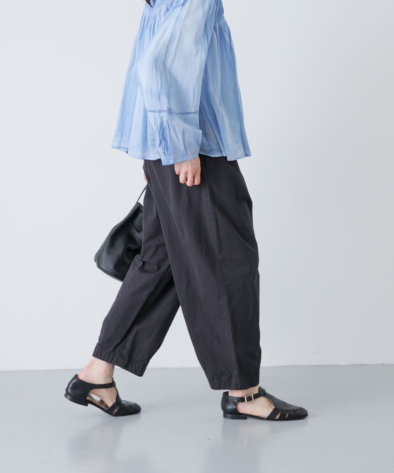 コットンクロップドパンツ