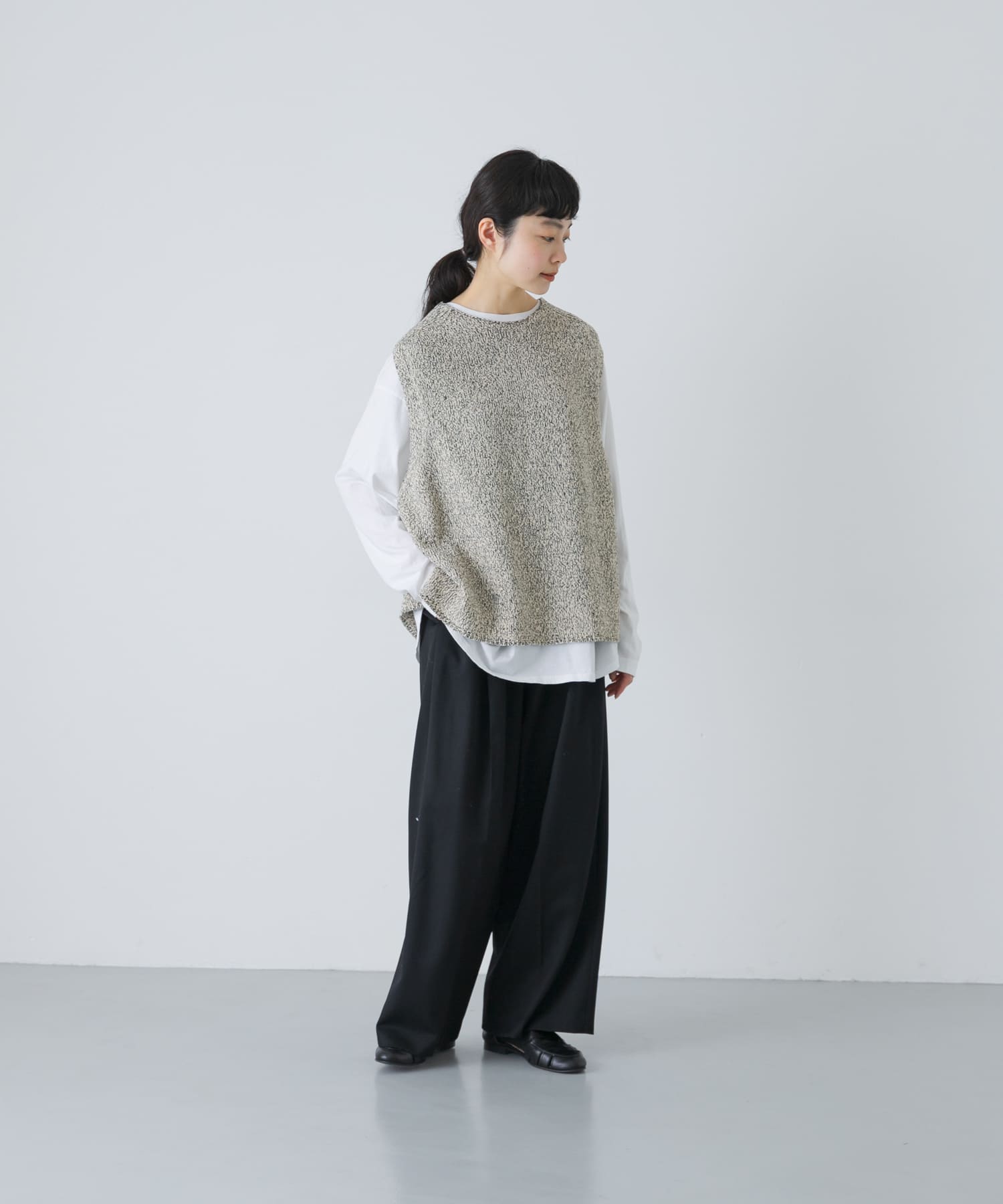 L/BEIGE