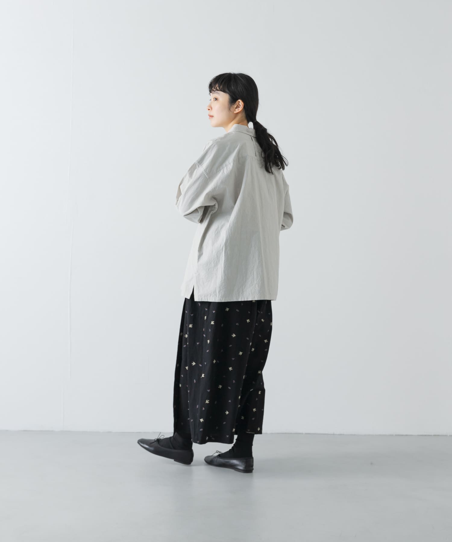 『ユニセックス』コットンレギュラーカラーボックスシャツ LIGHT GRAY 2