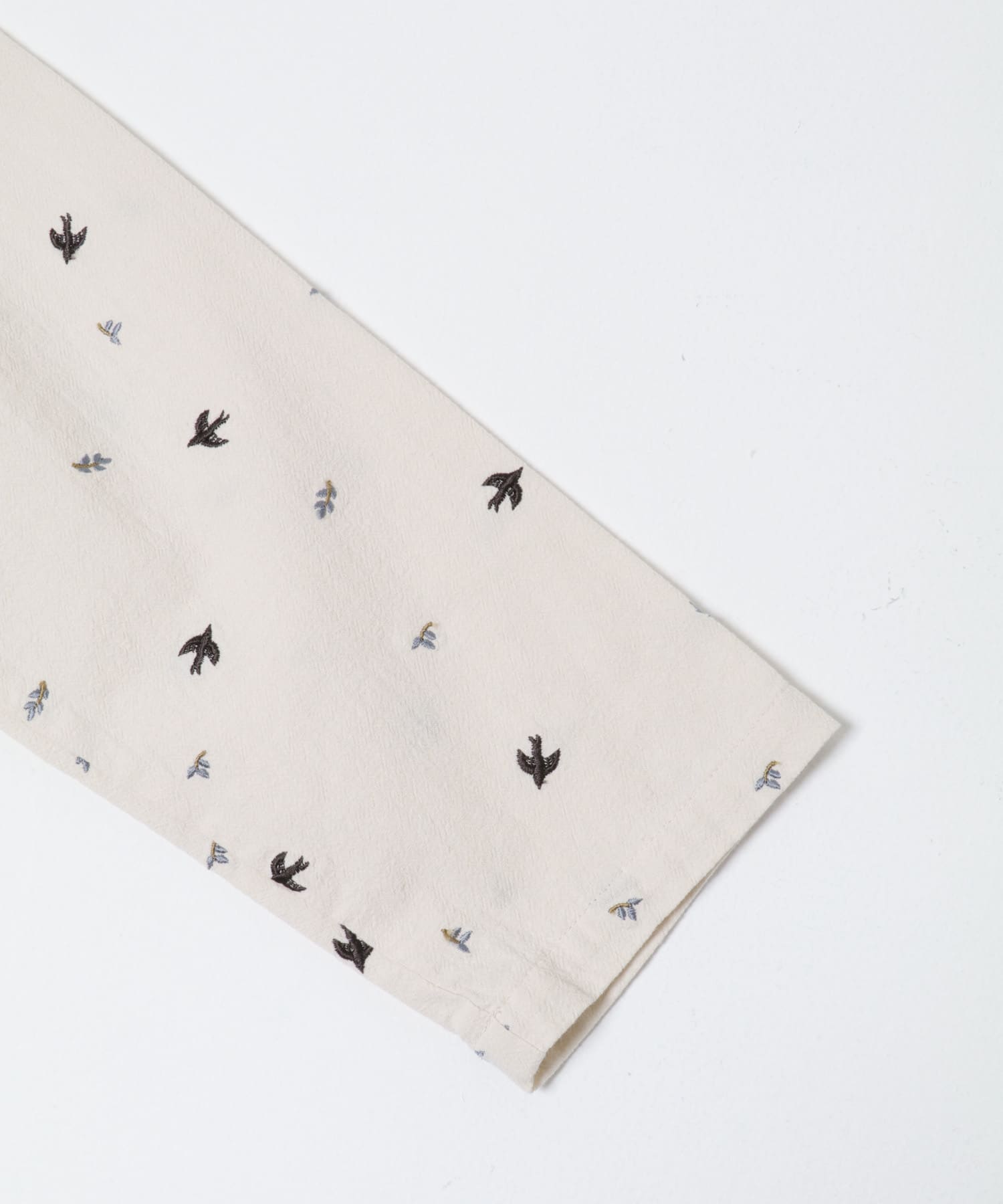ツバメ刺繍ブラウス IVORY Free
