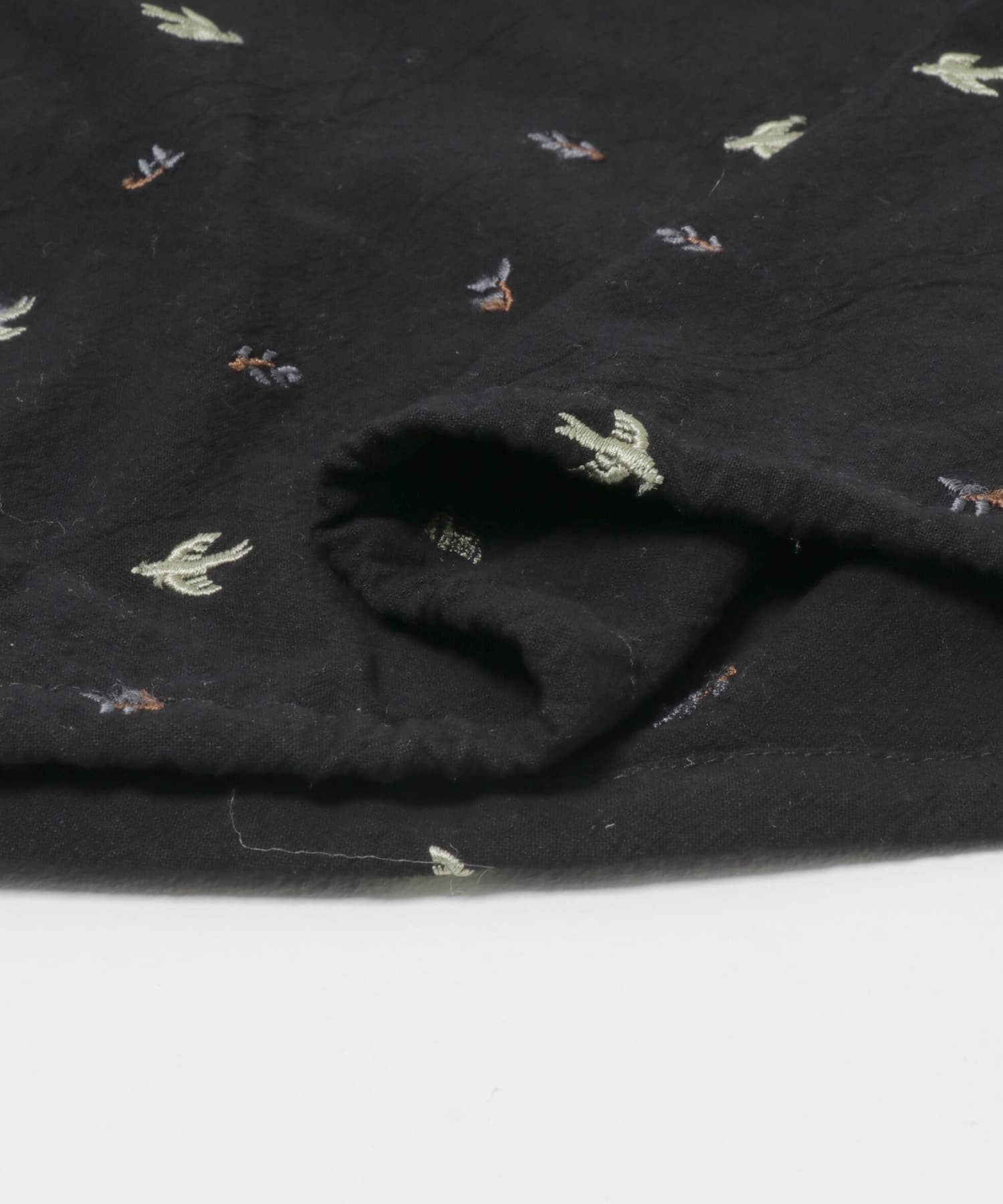 ツバメ刺繍ブラウス BLACK Free