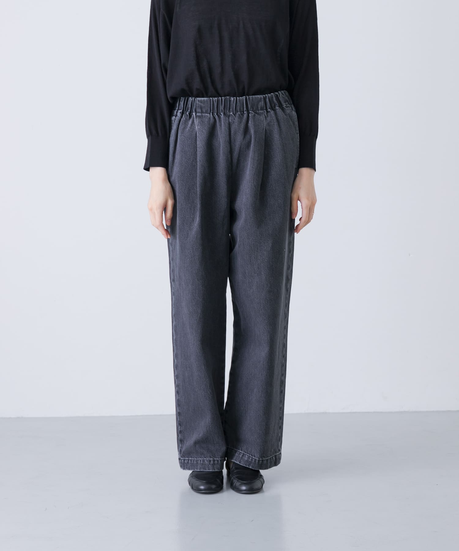 新品未使用　タグ付き　かぐれ　フェードデニムイージーパンツ ブラック フェードデニムイージーパンツ(Free BLACK): ボトム｜URBAN RESEARCH