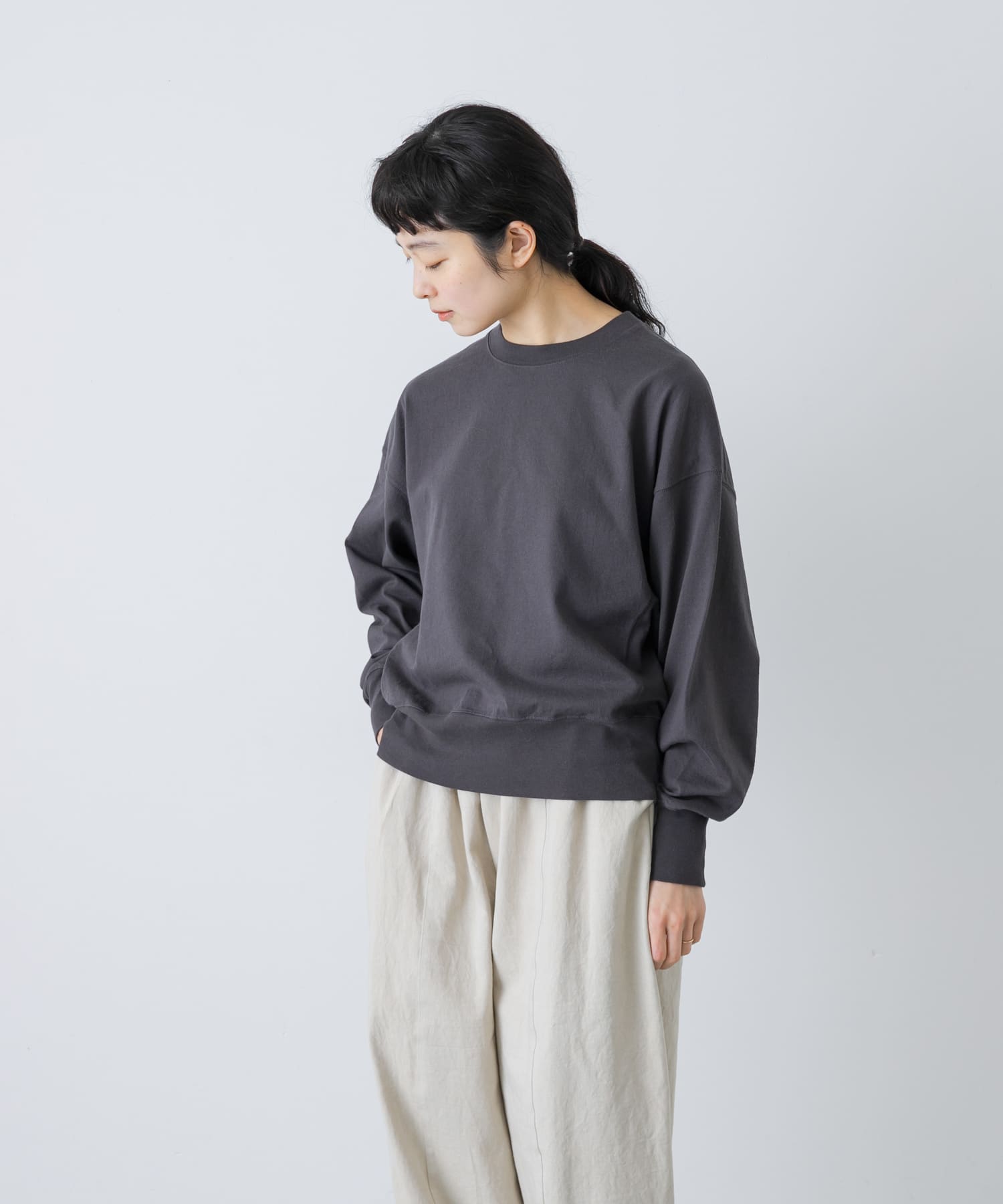 オープンエンドクルーネックプルオーバー