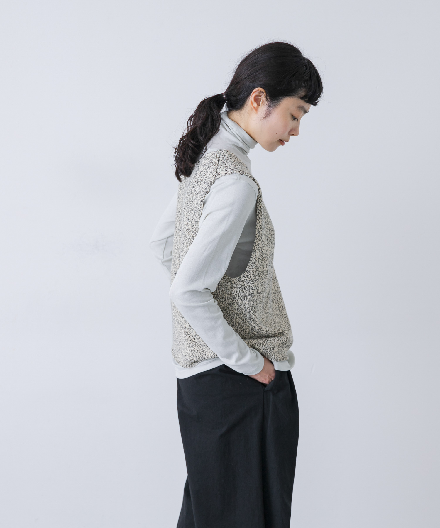 L/BEIGE