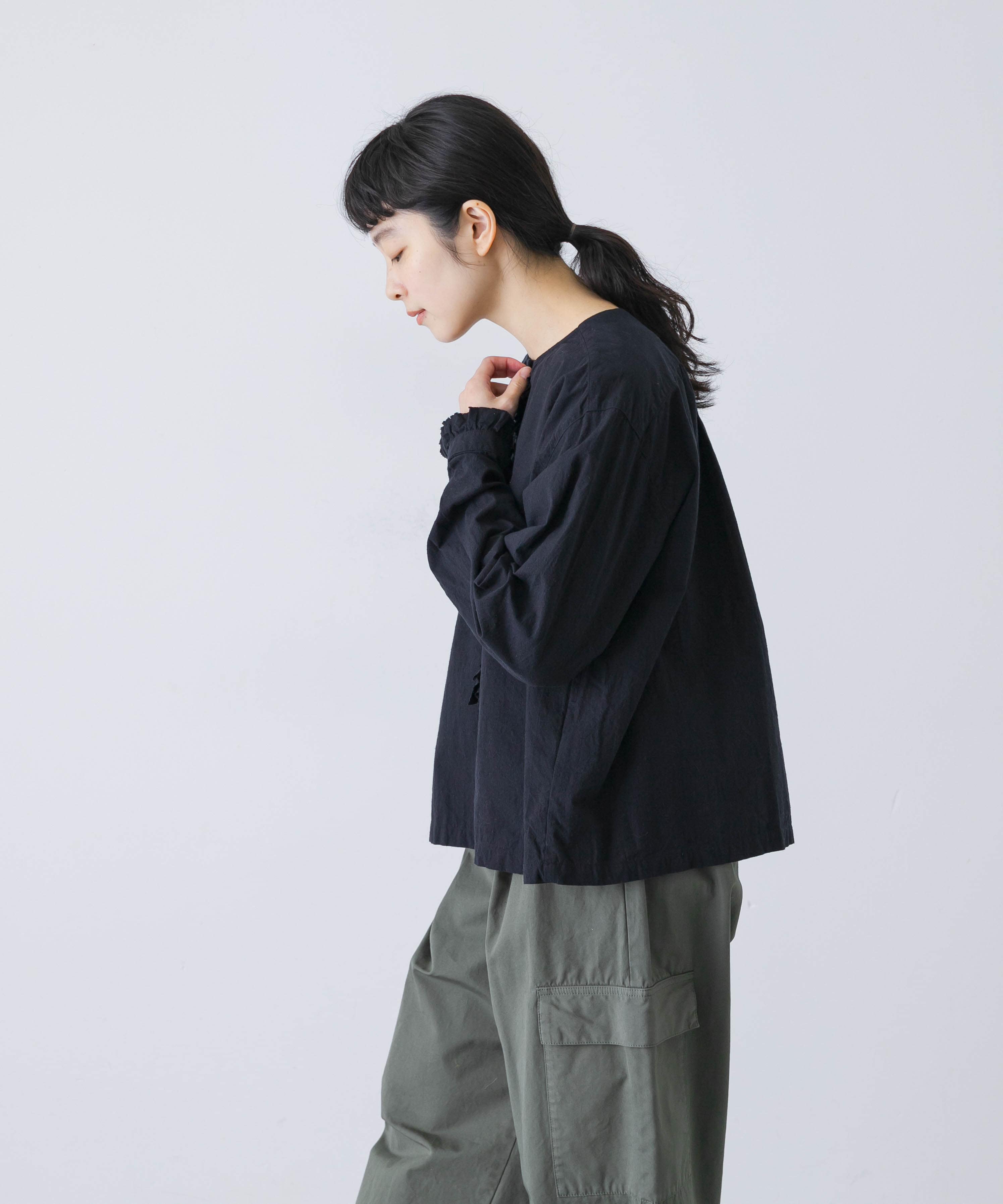 ꕤ yuさま専用 ＊新品＊ かぐれ　コットンシルクフリルブラウス　BLACK コットンシルクフリルブラウス(Free CHECK): トップス｜URBAN RESEARCH
