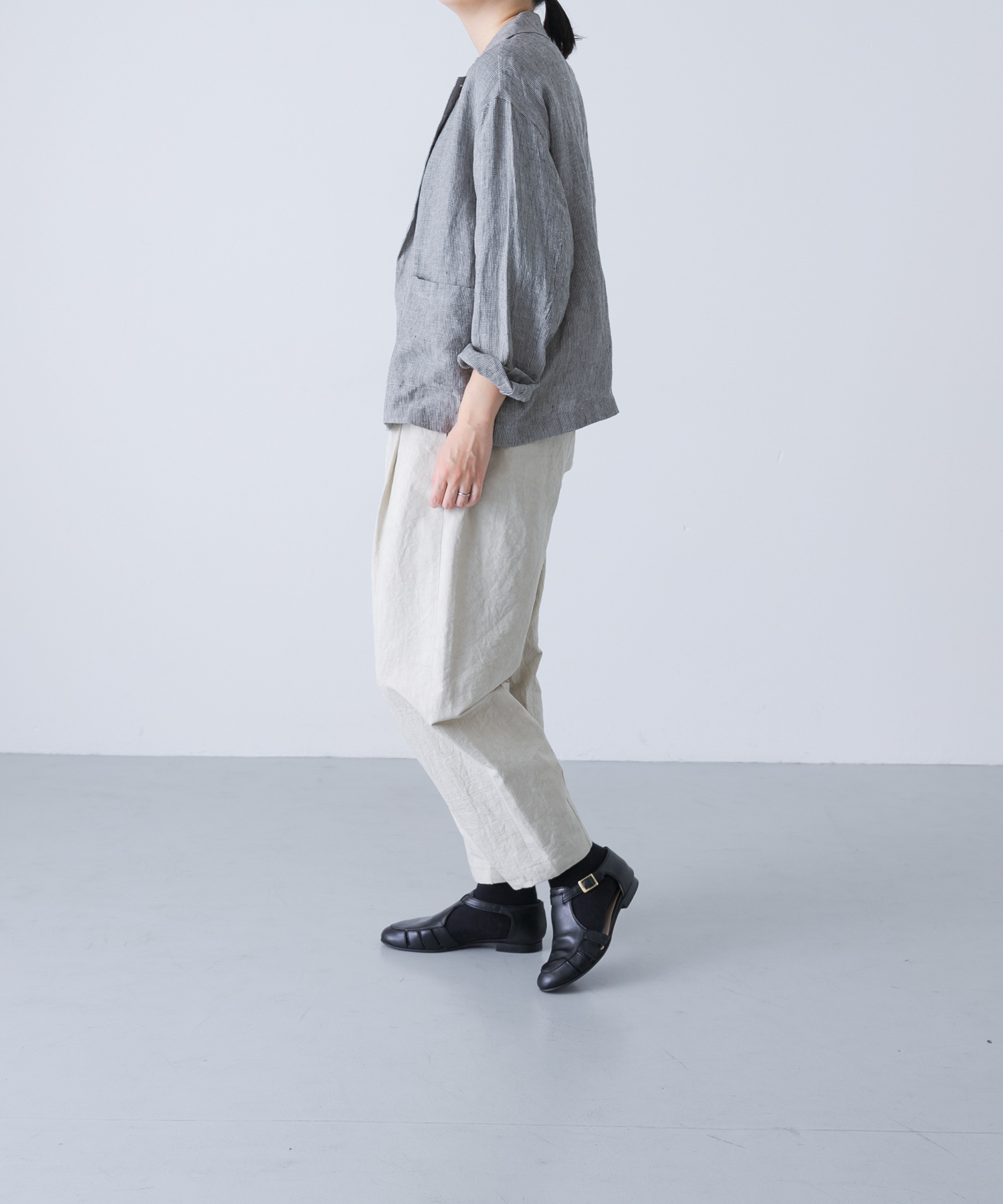GRAY