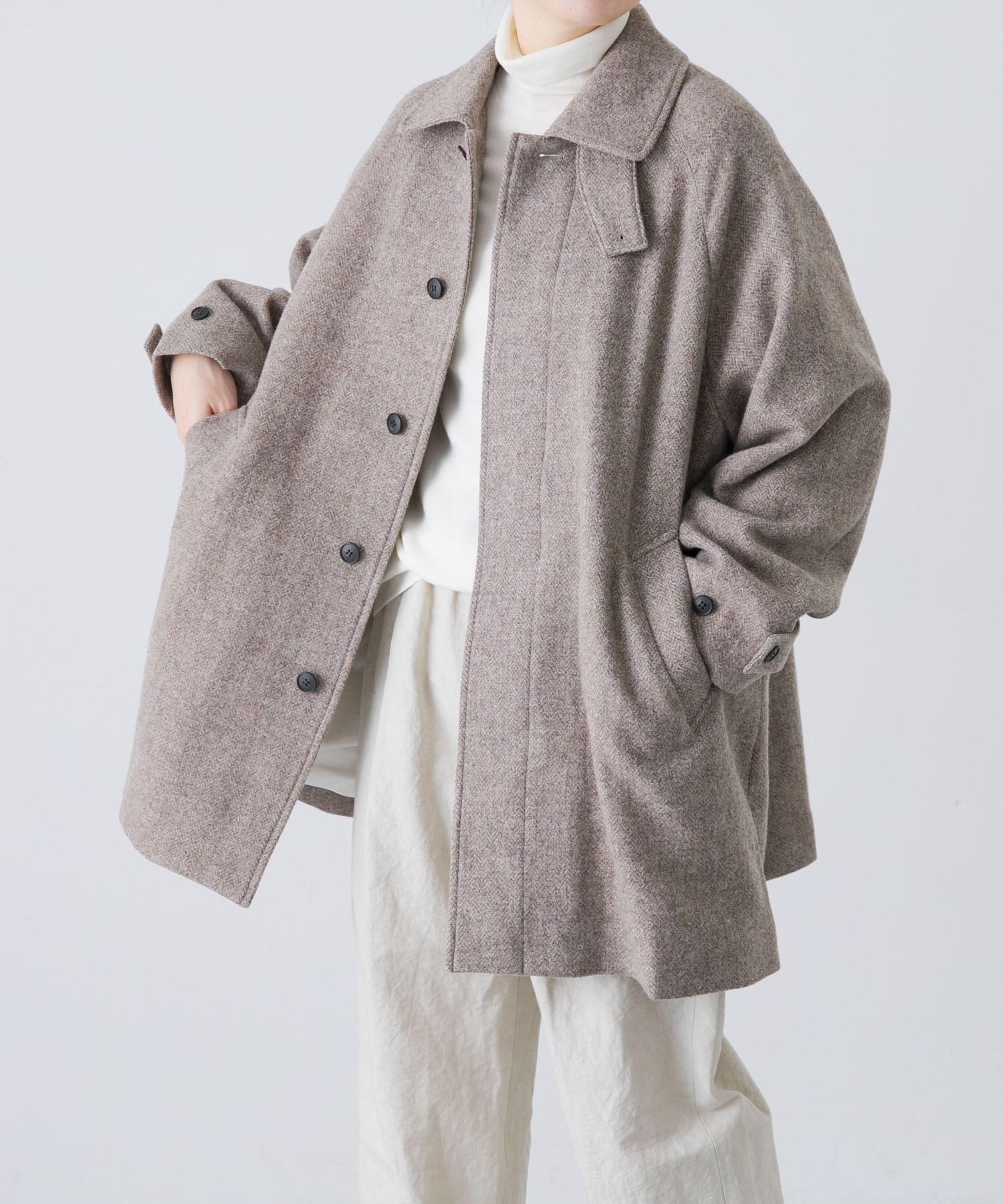 Wool short coat