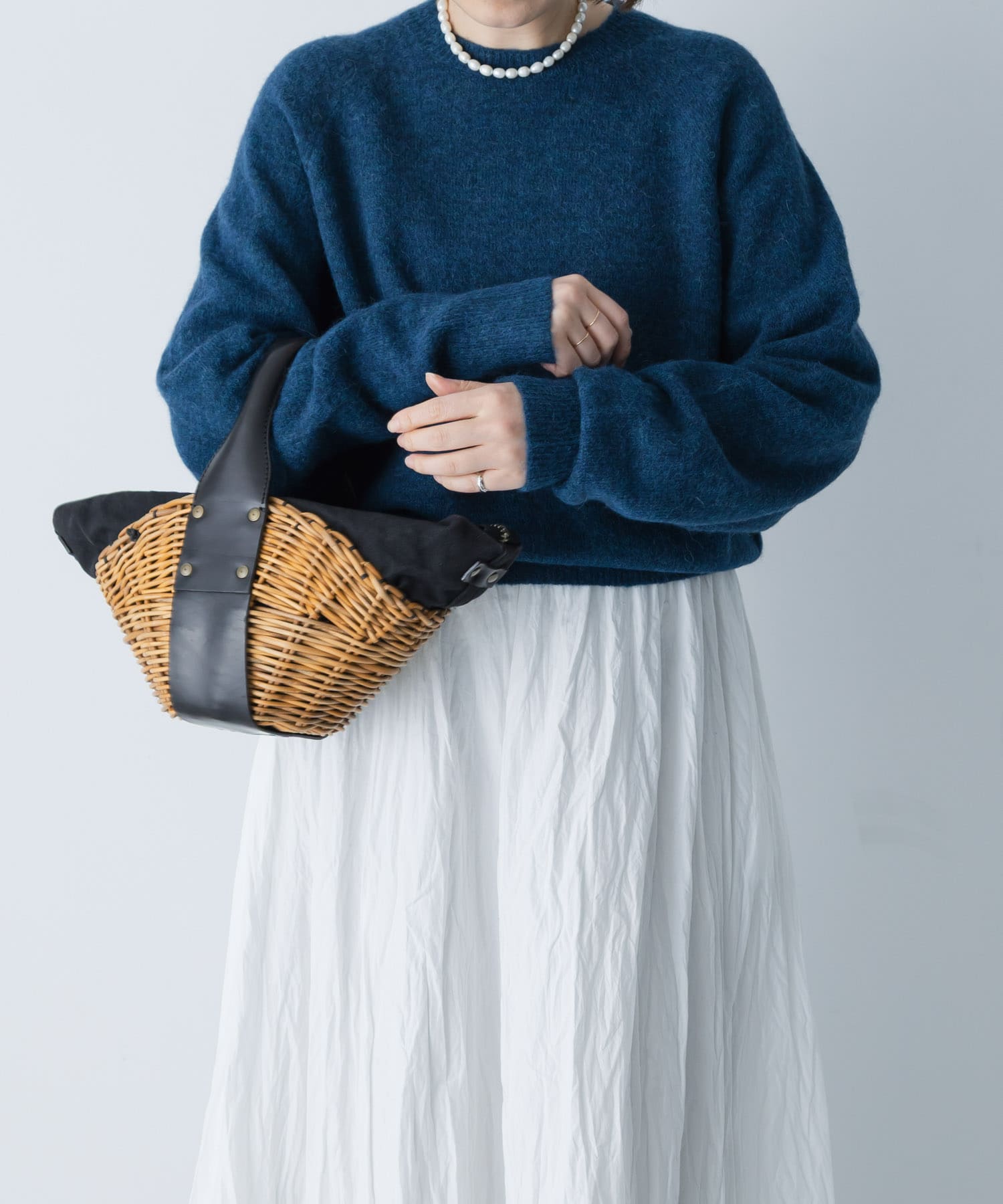 アルパカクルーネックニット