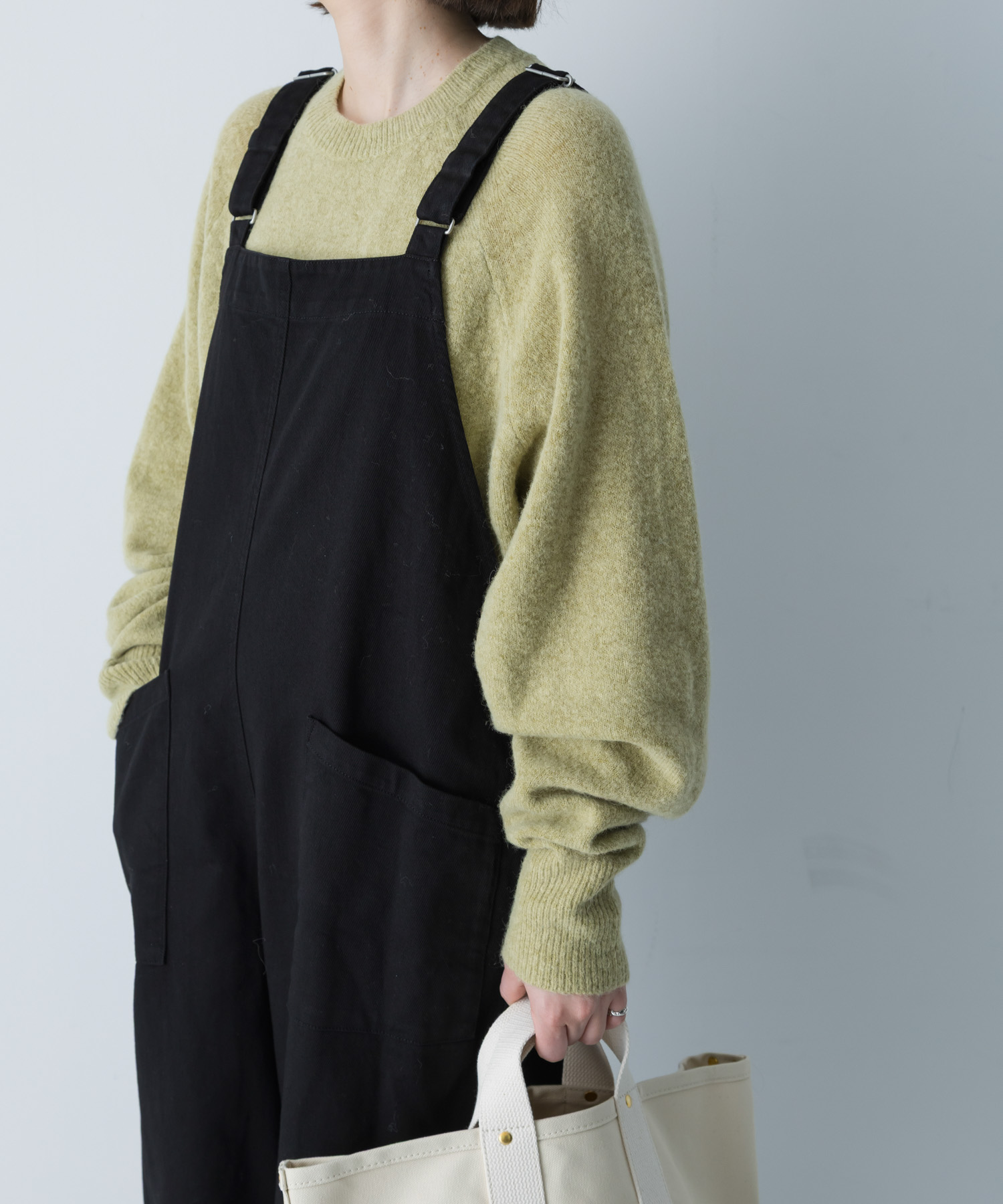 アルパカクルーネックニット