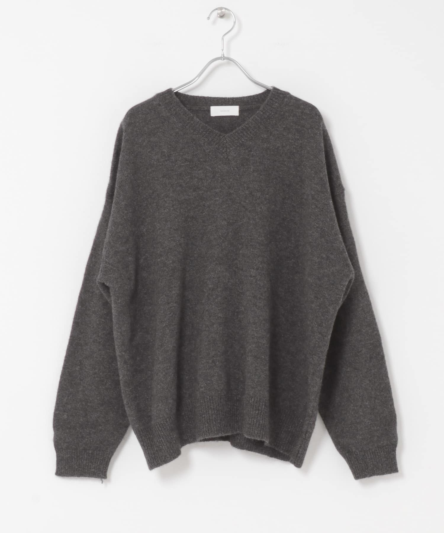 ヤクウールVネックニット CHARCOAL Free