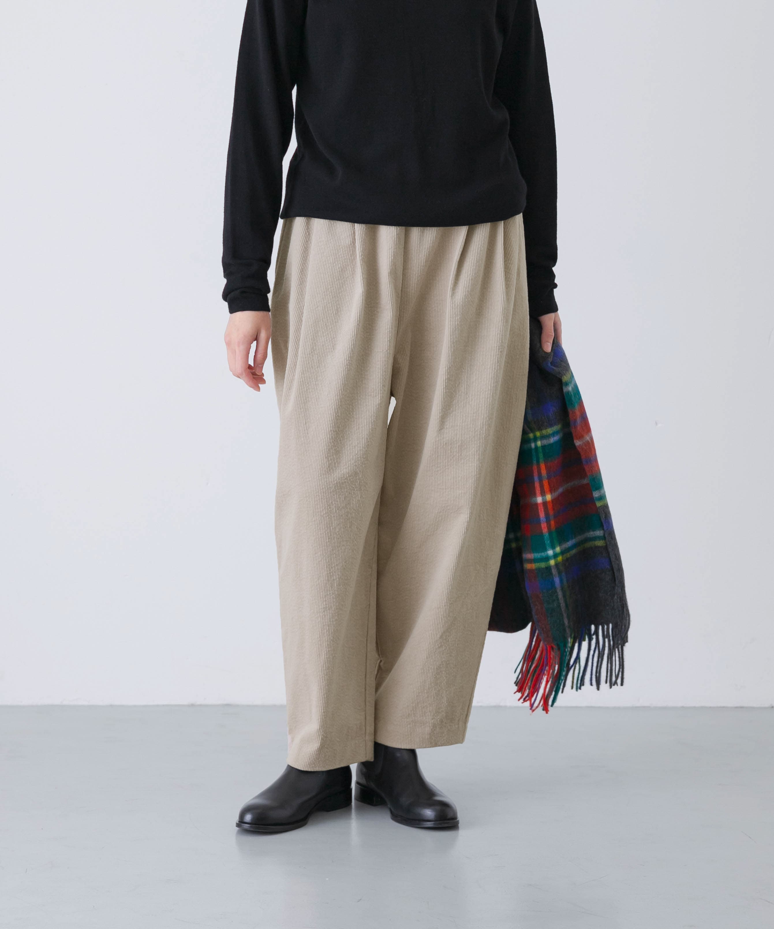 コーデュロイテーパードパンツ