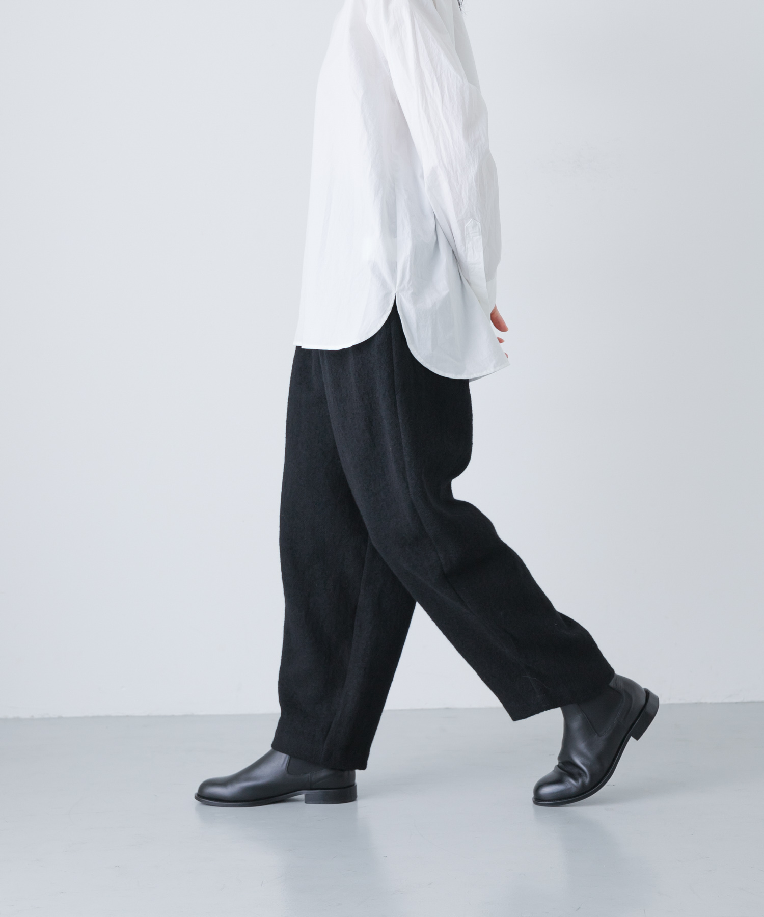 ウールテーパードパンツ