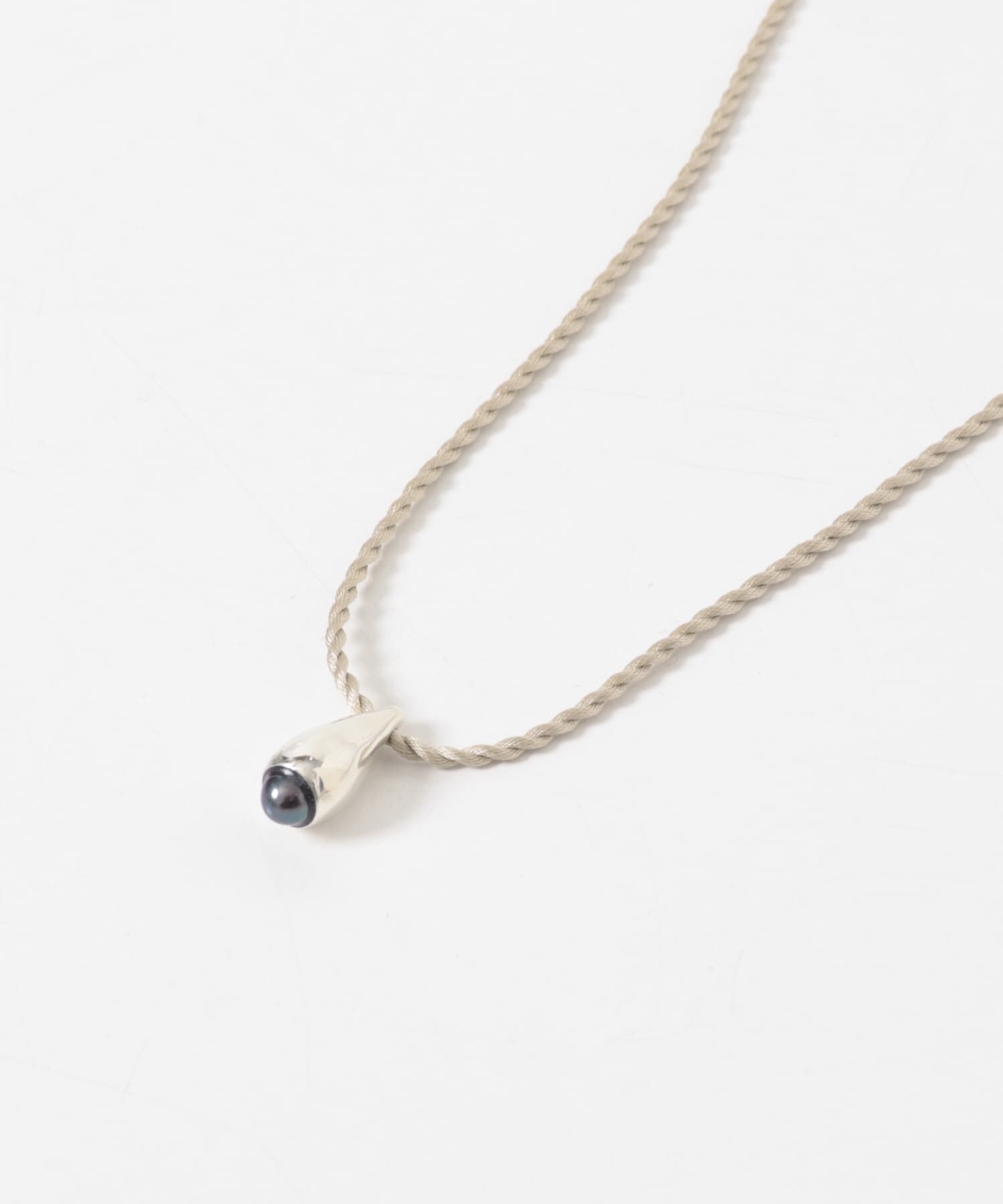 Aperdiem　Pale Drop Code Necklace