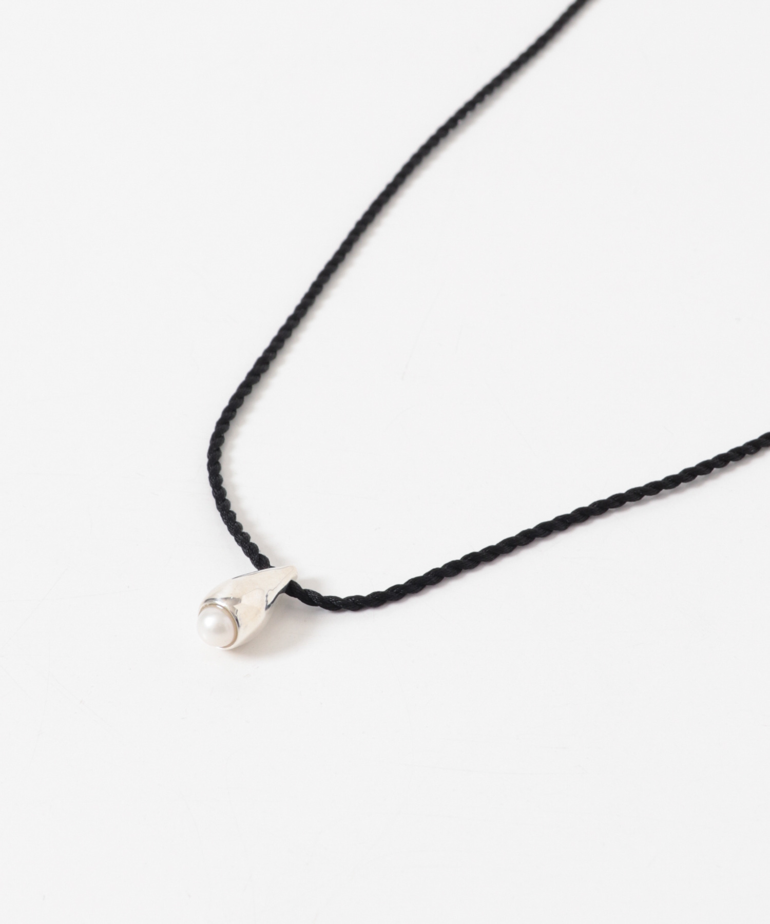 Aperdiem　Pale Drop Code Necklace Black FREE