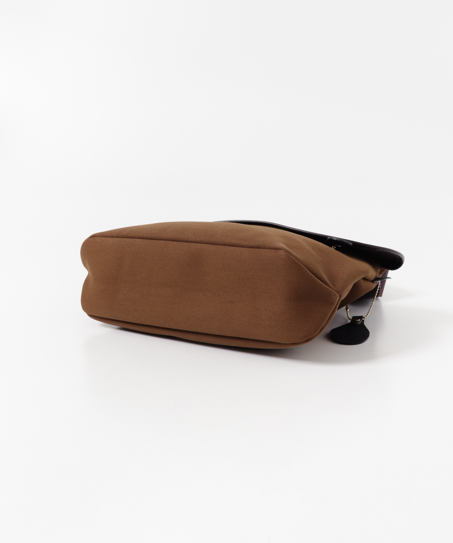 BRADY　AVON HAZELNUT -